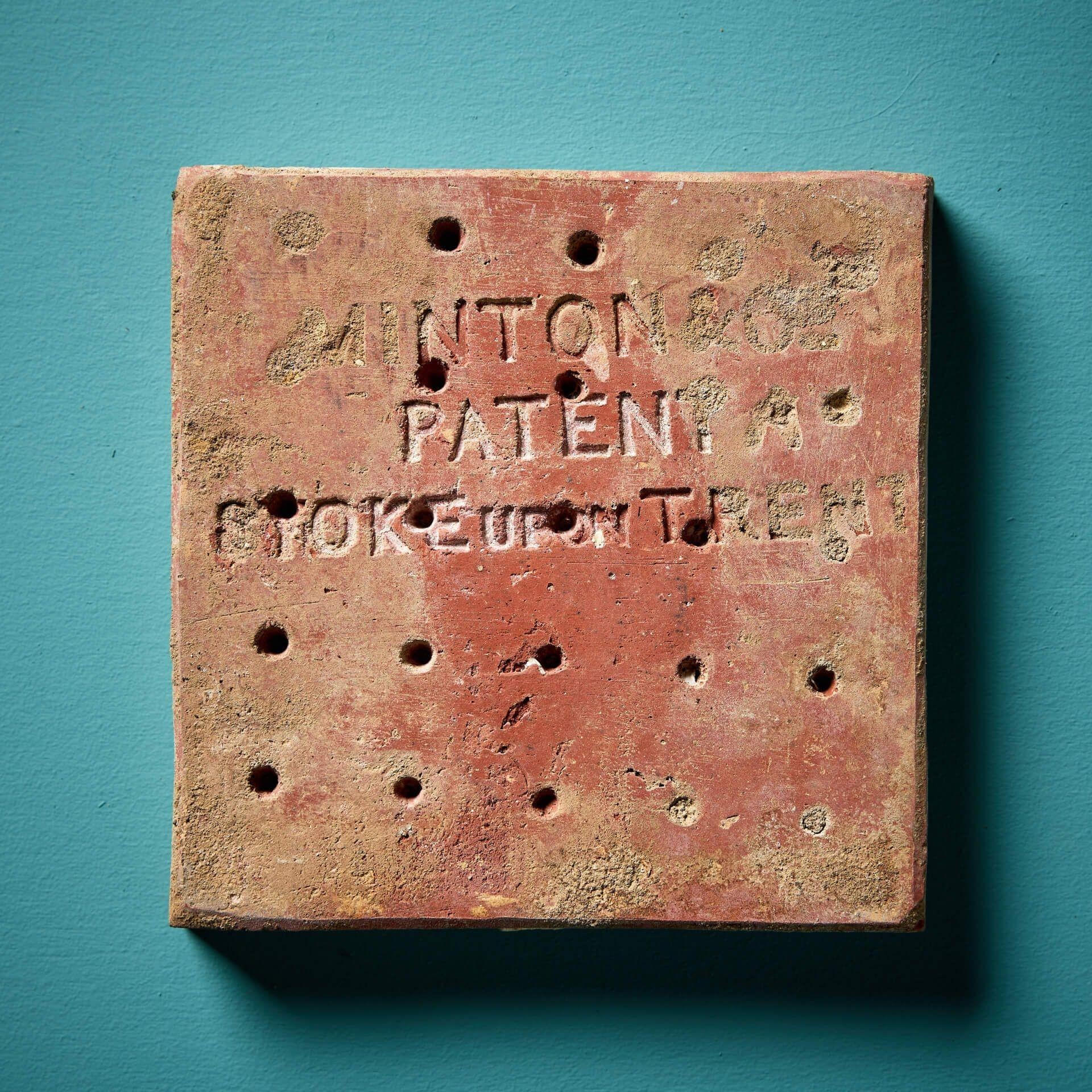 Set di 9 piastrelle gotiche antiche ad encausto di Minton & Co In condizioni discrete in vendita a Wormelow, Herefordshire