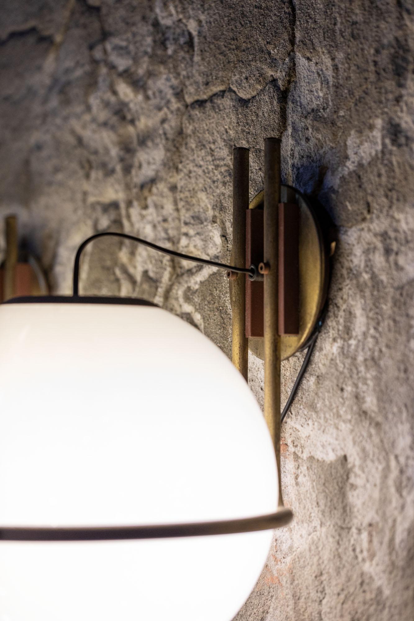 Set of 9 Brass and Glass Wall Lights from the 1970s In Excellent Condition In Piacenza, Italy