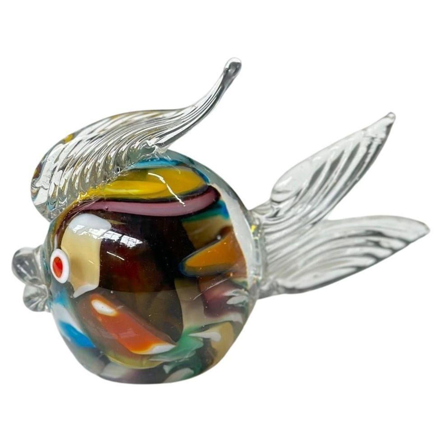 Ensemble de 9 figurines de poissons colorées en verre de Murano en vente 4