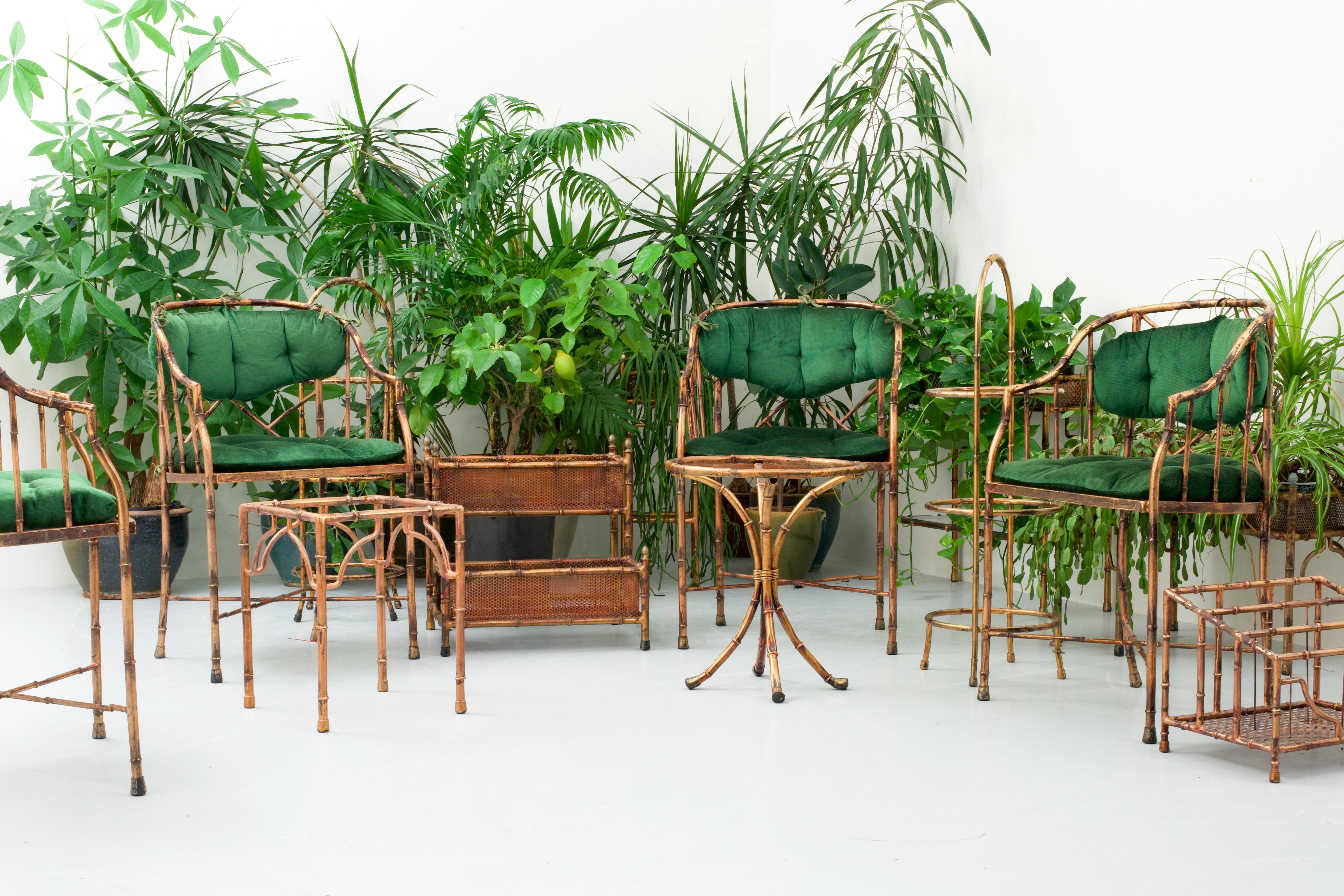 Mid-Century Modern Ensemble de 9 jardinières et petites tables en faux bambou avec plateau en verre, France, années 1970 en vente