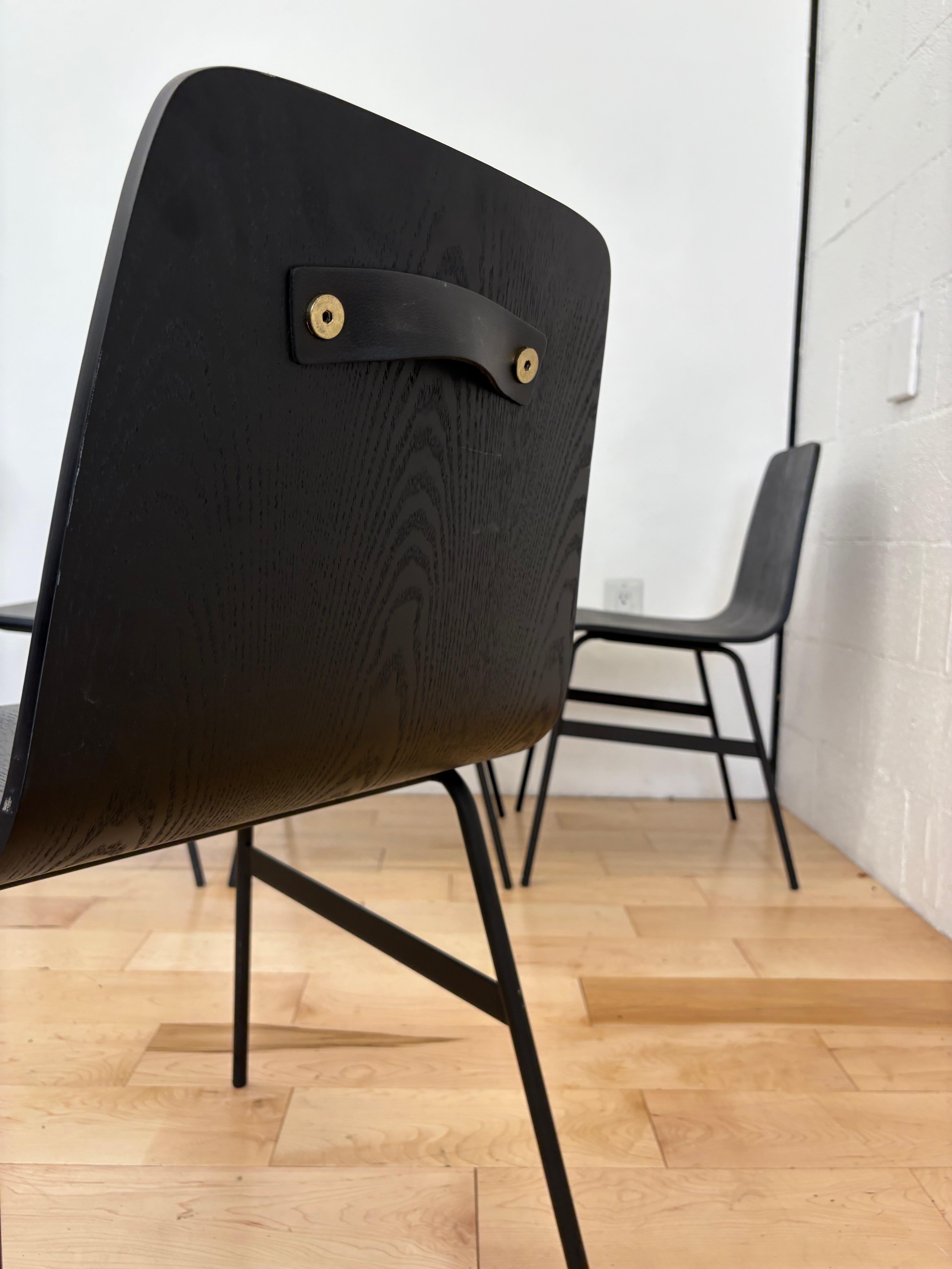 Canadese Set di 9 sedie da pranzo Gus Modern Lecture - Bentwood nero opaco e acciaio in vendita
