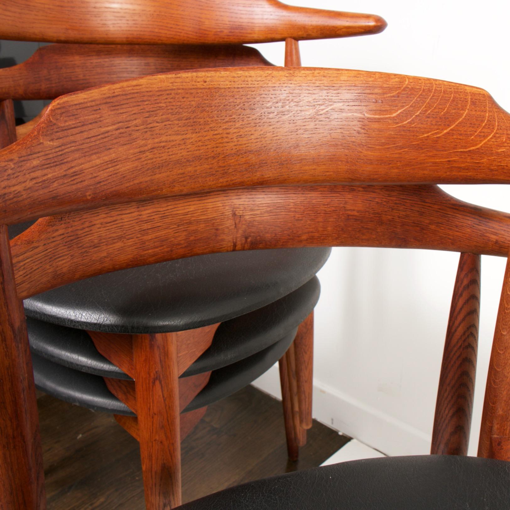 Set of 9 Hans Wegner Stacking Chairs for Fritz Hansen Model 4104 For Sale 4