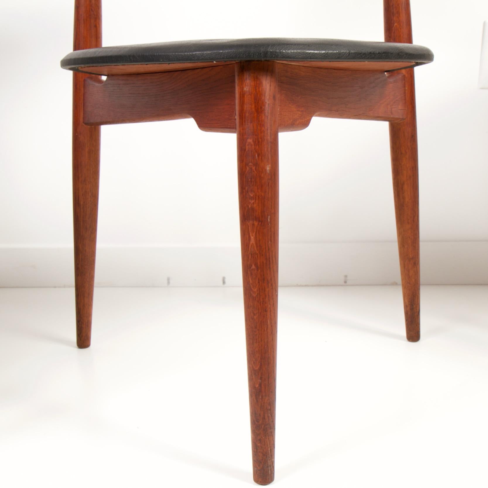 Danish Set of 9 Hans Wegner Stacking Chairs for Fritz Hansen Model 4104 For Sale