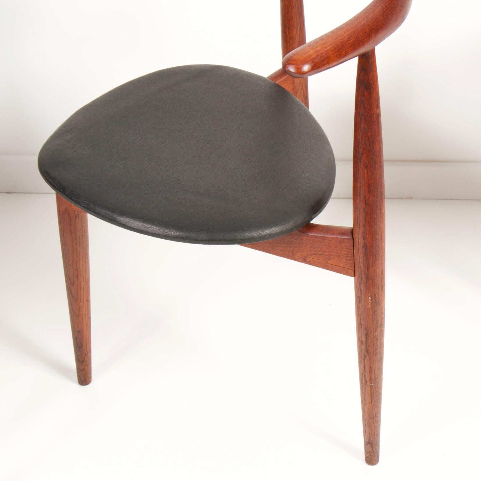 20th Century Set of 9 Hans Wegner Stacking Chairs for Fritz Hansen Model 4104 For Sale