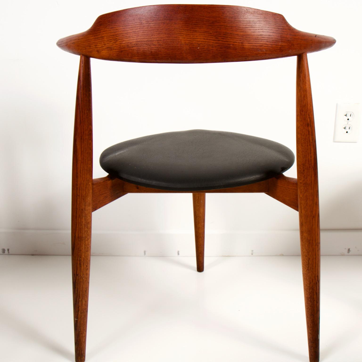 Naugahyde Set of 9 Hans Wegner Stacking Chairs for Fritz Hansen Model 4104 For Sale