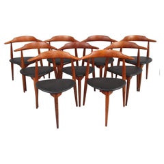 Set of 9 Hans Wegner Stacking Chairs for Fritz Hansen Model 4104