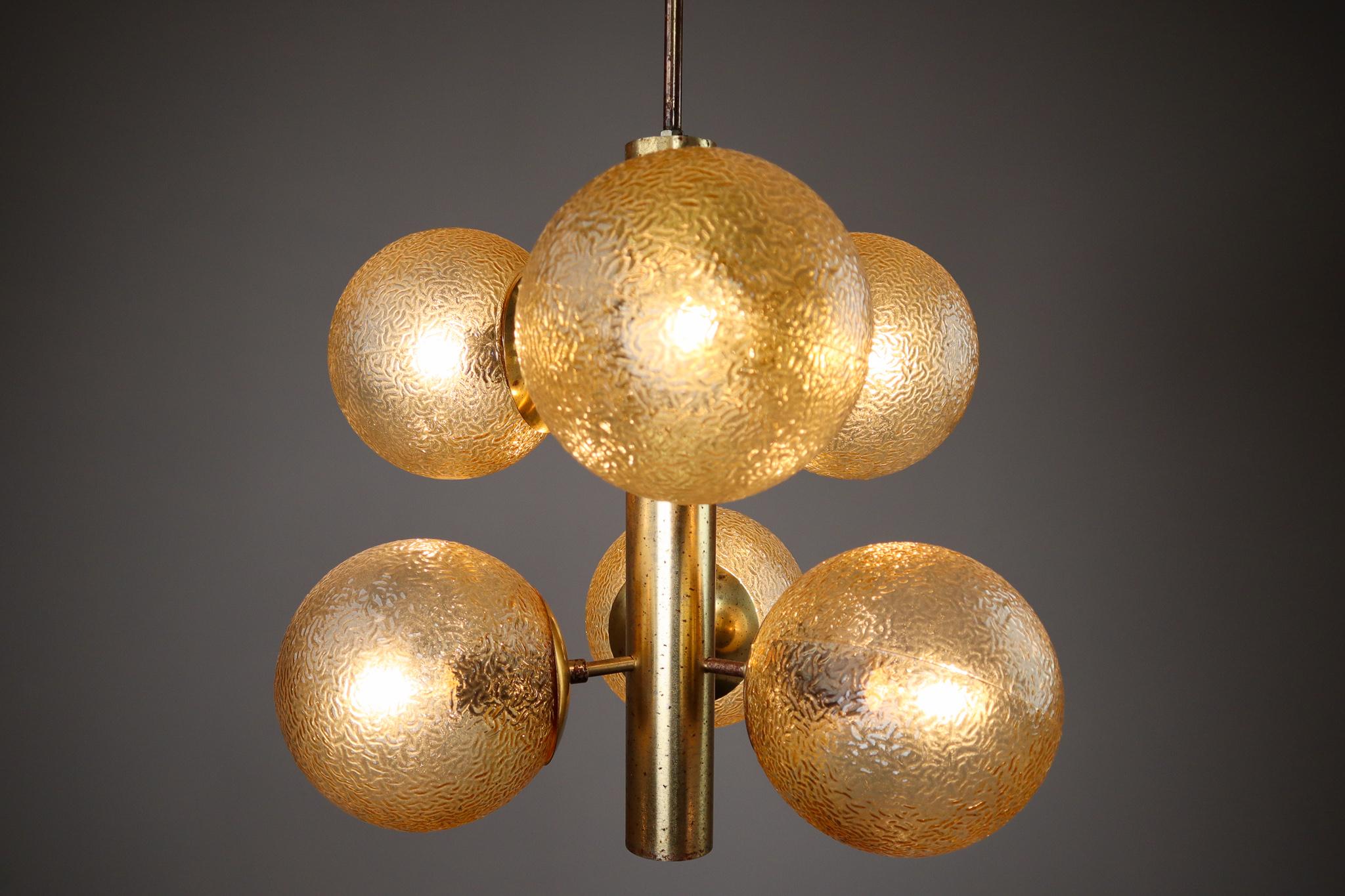 Mid-Century Modern Set of 9 Kaiser Sputnik Glass Globes Patinated Brass Chandeliers, Germany, 1970s