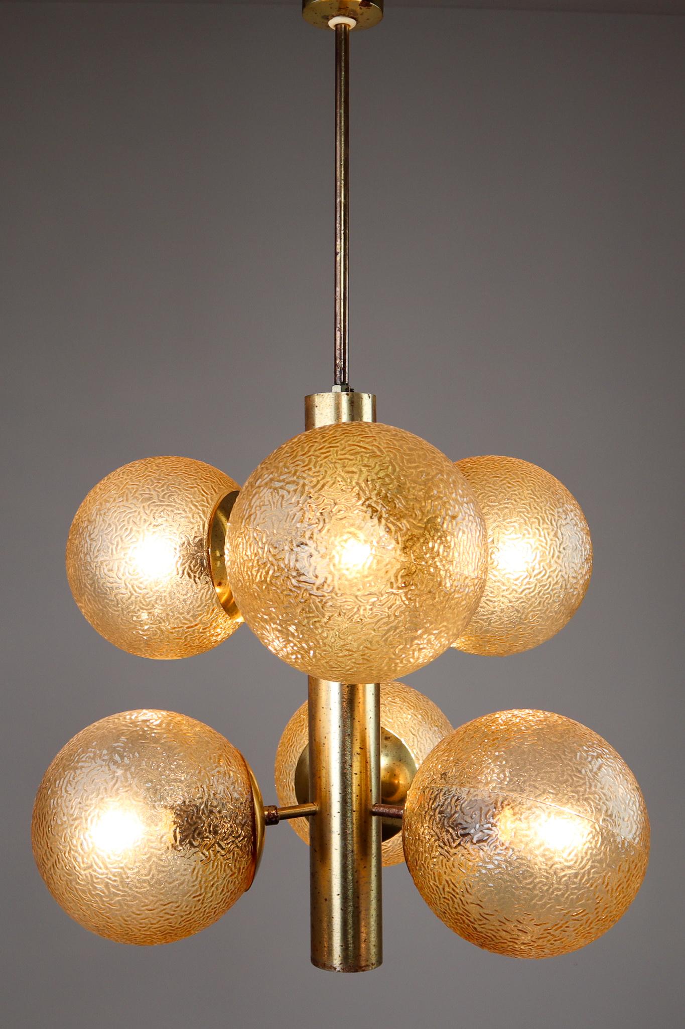 Set of 9 Kaiser Sputnik Glass Globes Patinated Brass Chandeliers, Germany, 1970s In Good Condition In Almelo, NL