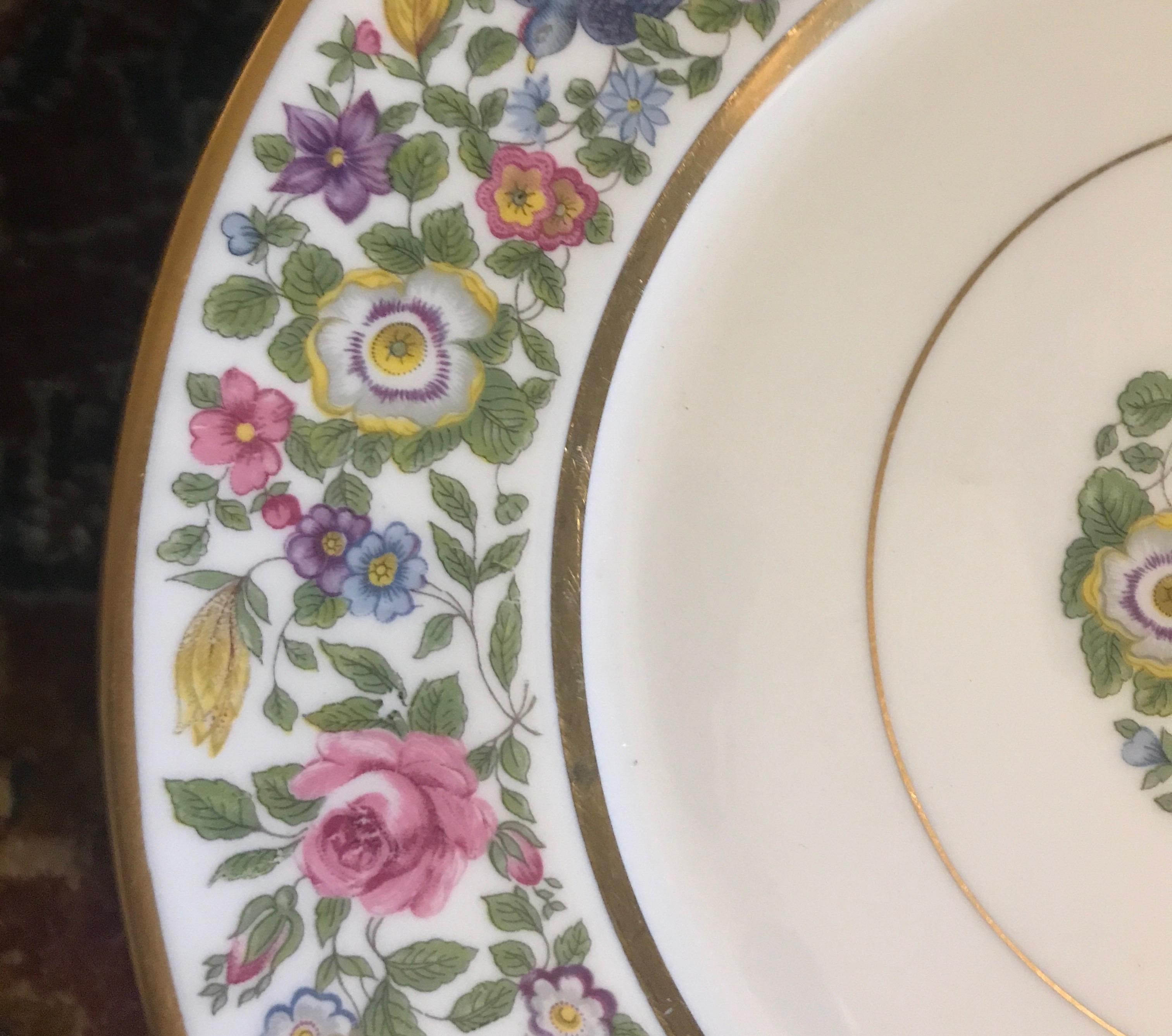 Milieu du XXe siècle Ensemble de 9 assiettes de service en porcelaine Lamberton en vente