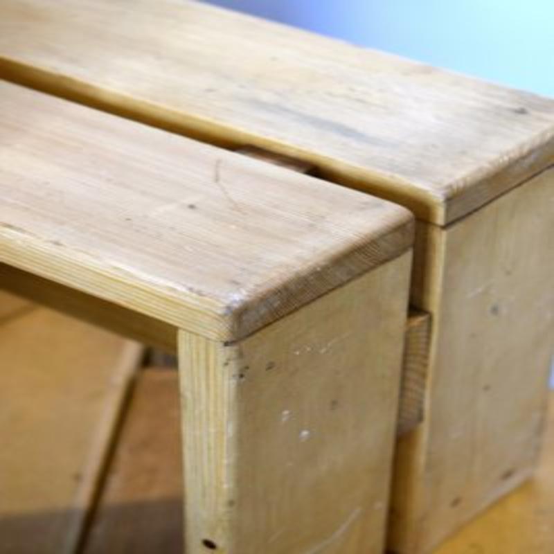 Ensemble de 9 tabourets Les Arcs par Charlotte Perriand, années 1950 en vente 6