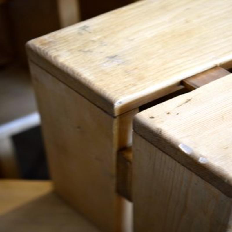 Ensemble de 9 tabourets Les Arcs par Charlotte Perriand, années 1950 en vente 7