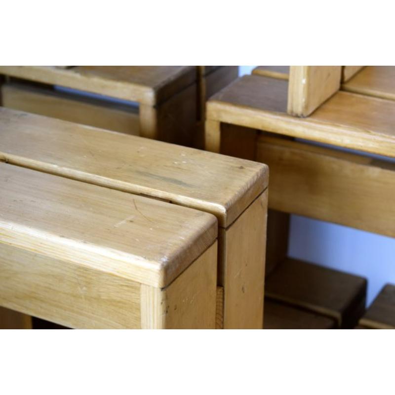 Mid-Century Modern Ensemble de 9 tabourets Les Arcs par Charlotte Perriand, années 1950 en vente
