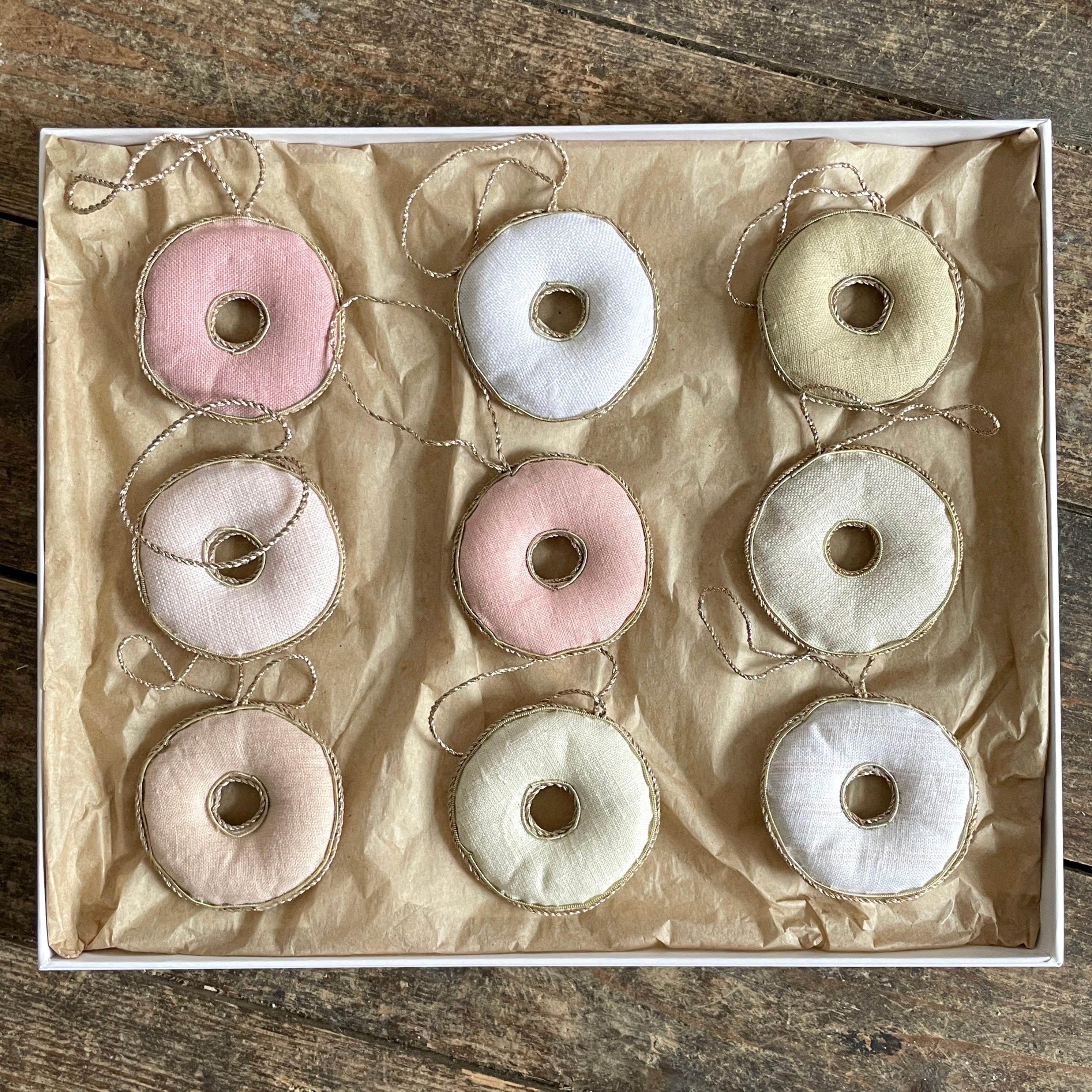 Unknown Set of 9 Luxury Christmas Holiday Ornament Vintage Irish Linen Donuts Doughnuts For Sale