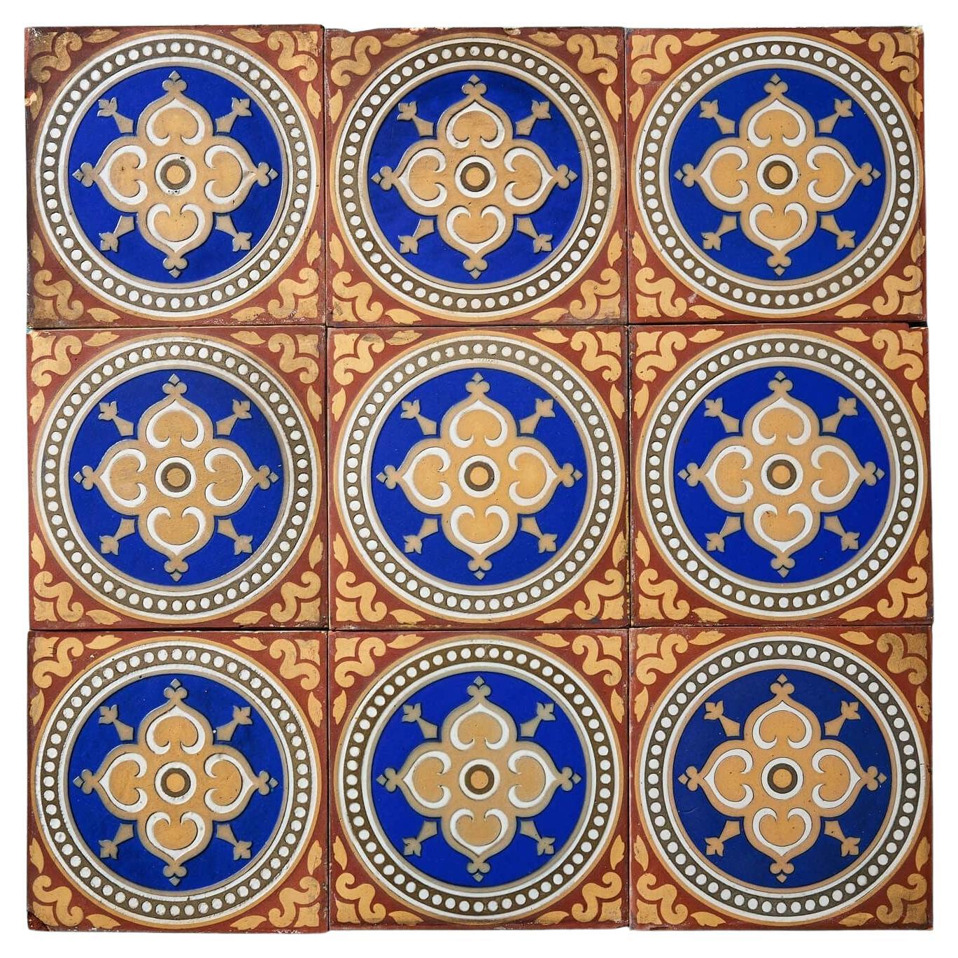 Ensemble de 9 carreaux encaustiques récupérés à motifs par Maw & Co en vente