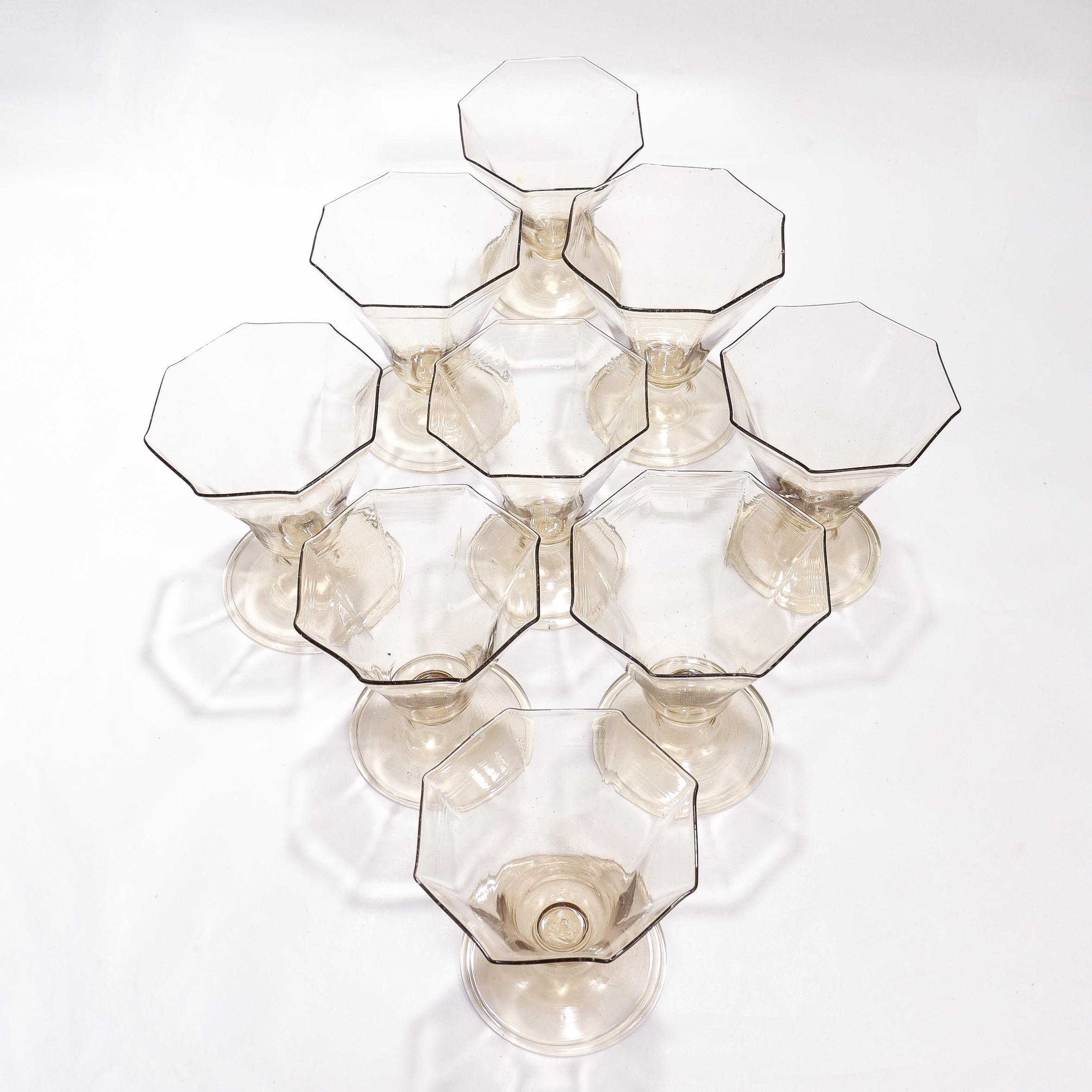 Satz von 9 Pauly & Co. Weinkelche oder Becher aus venezianischem oder Murano-Glas in hellem Bernstein im Angebot 1