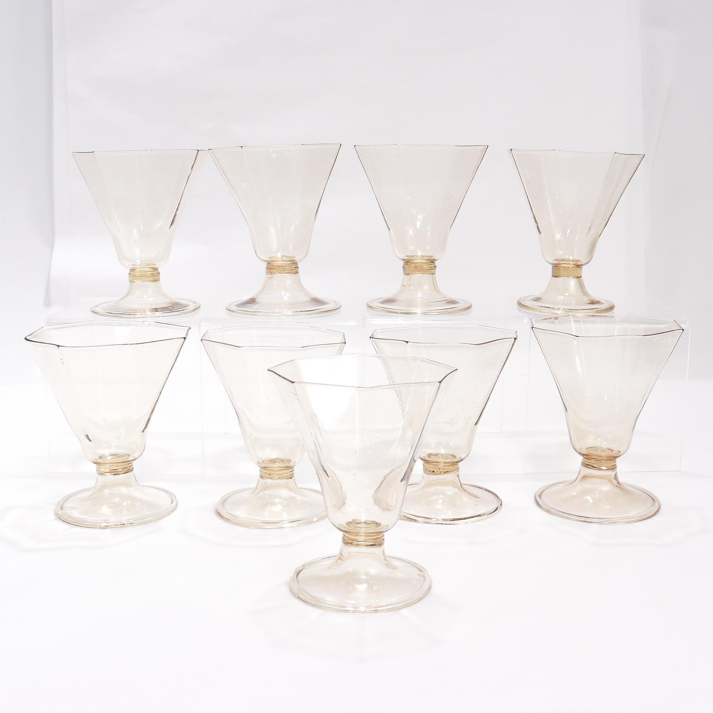 Satz von 9 Pauly & Co. Weinkelche oder Becher aus venezianischem oder Murano-Glas in hellem Bernstein im Angebot 2