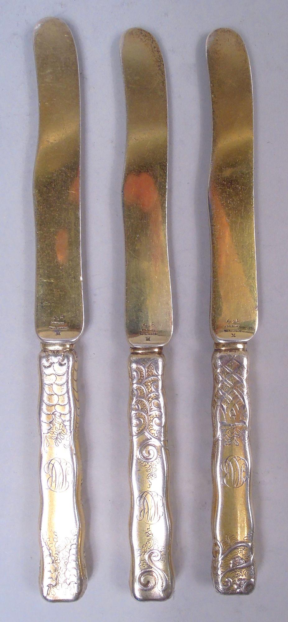 Americano Set di 9 coltelli da dessert Tiffany con incisione all'acido e bordo in argento dorato in vendita
