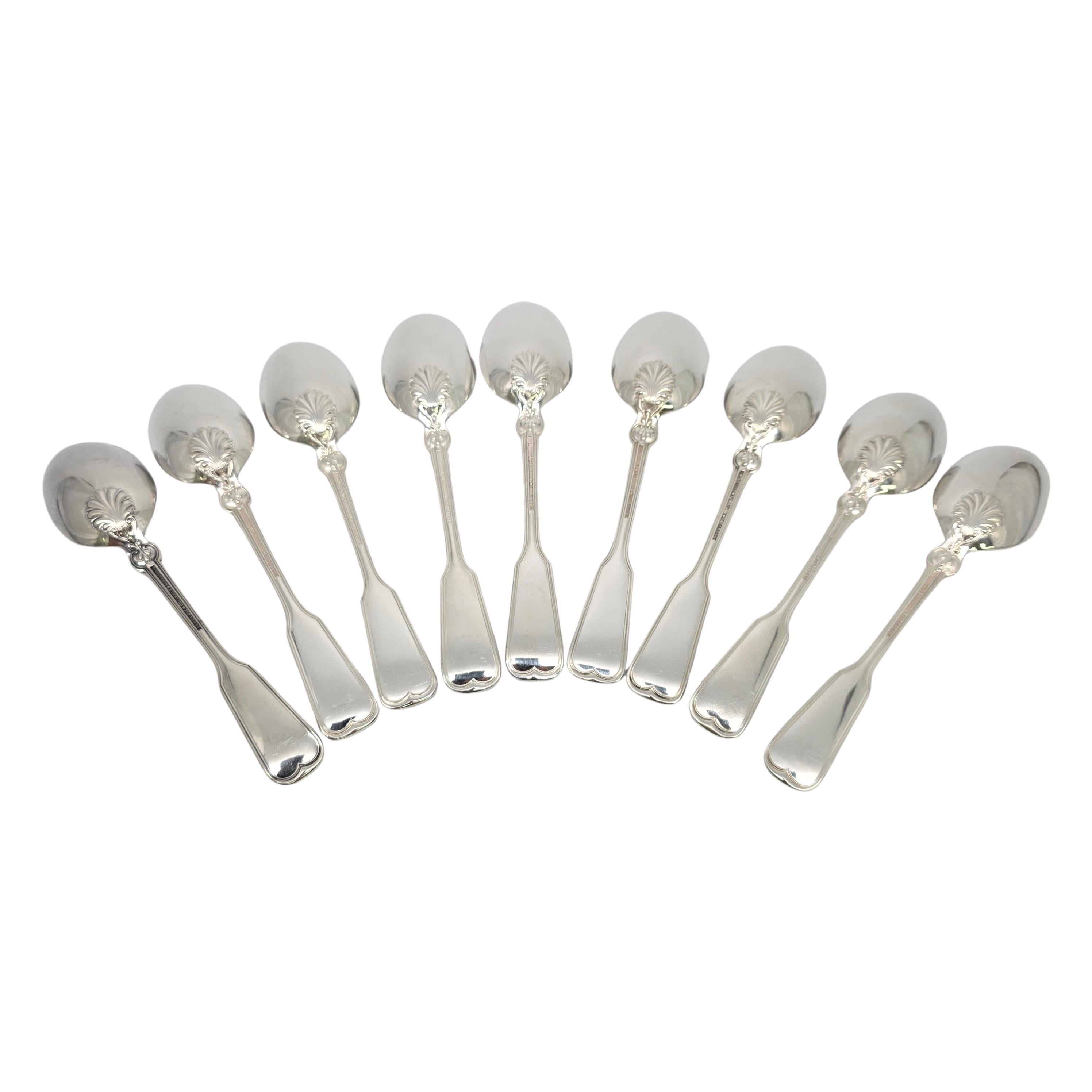 Set di 9 cucchiaini in argento sterling con motivo Shell & Thread di Tiffany & Co.

Nessun monogramma

Il modello Shell & Thread è stato introdotto nel 1905 e continua a essere uno dei modelli classici di Tiffany più richiesti. Il design presenta un