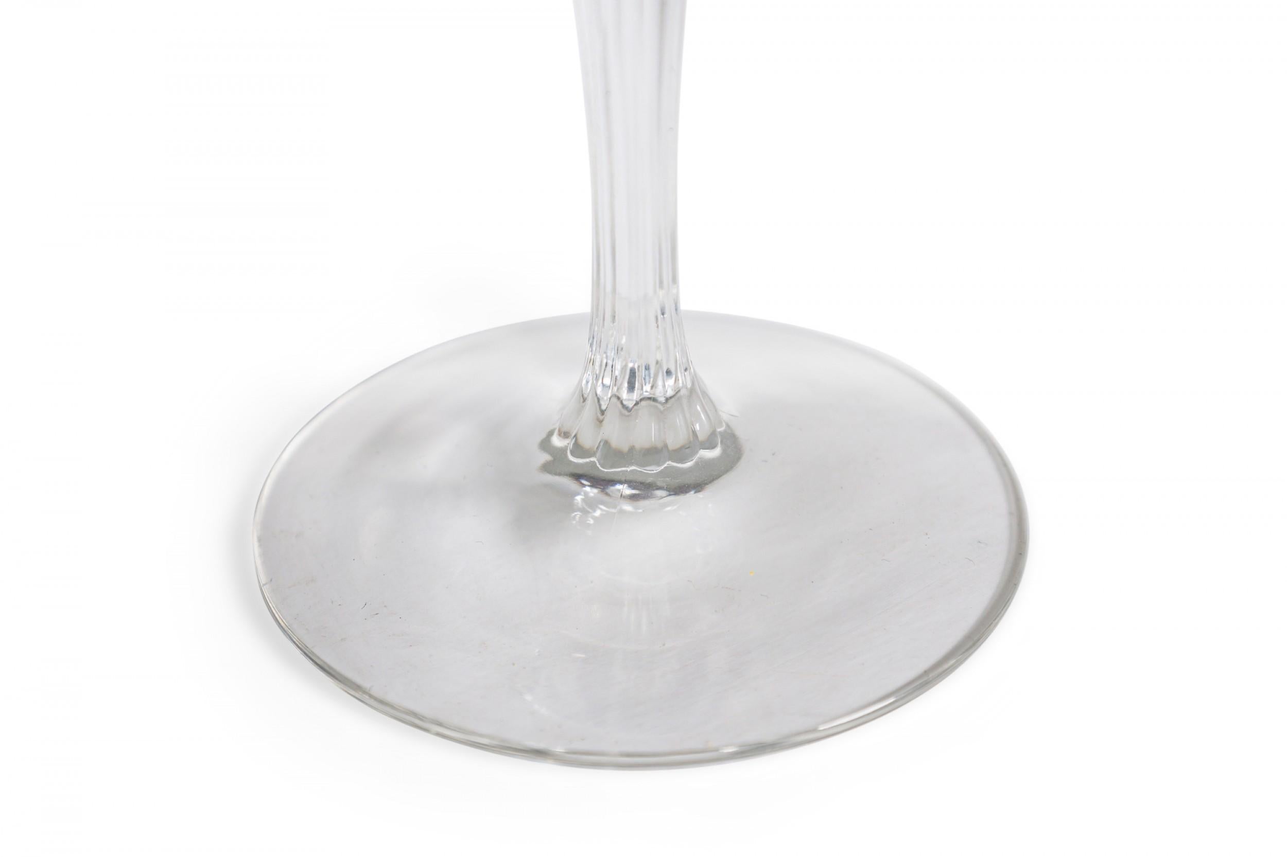 Lot de 9 verres à champagne et verres à liqueur en verre gravé Topaz Floral Waterfall Stem en vente 6