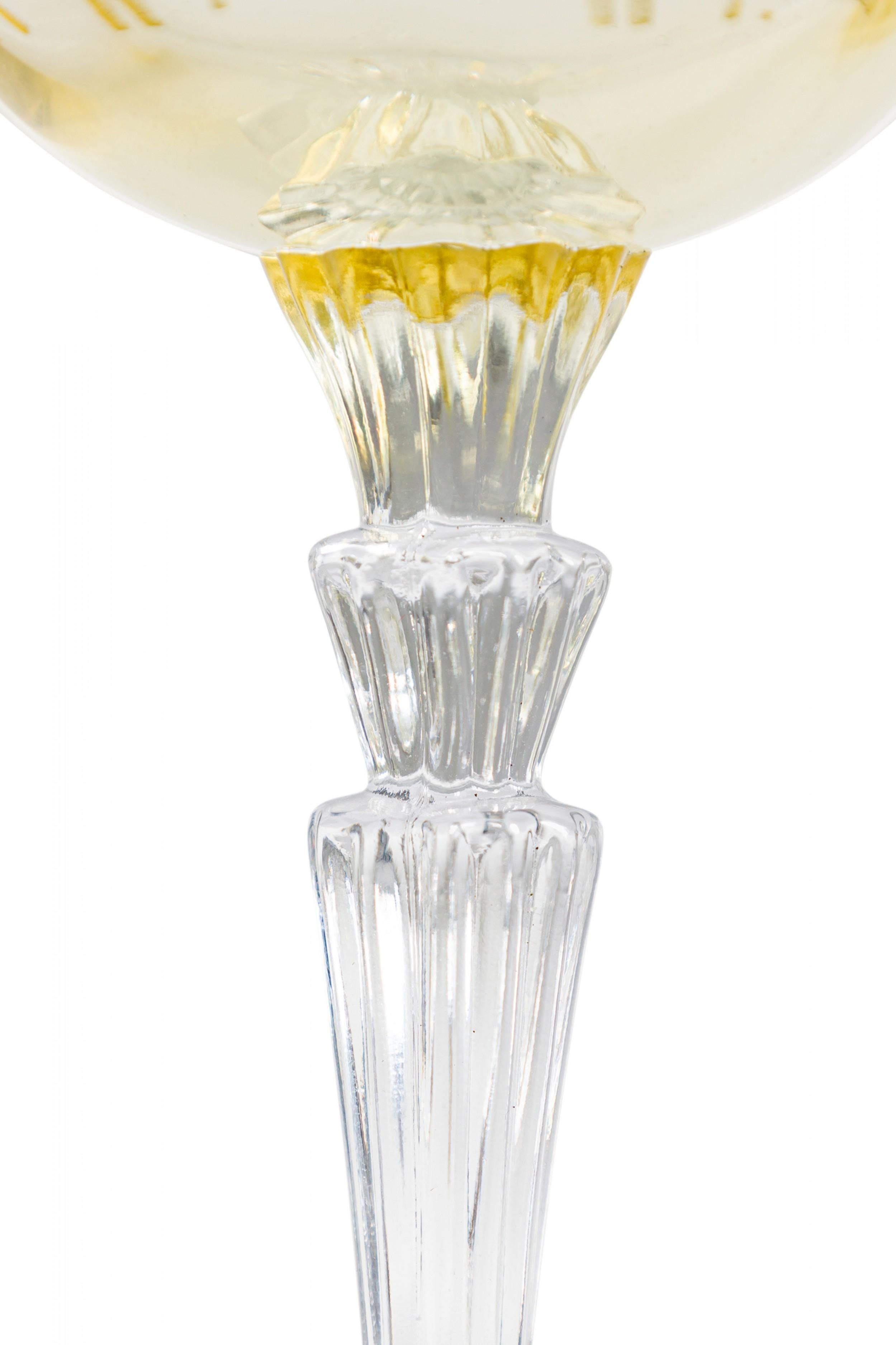 Verre Lot de 9 verres à champagne et verres à liqueur en verre gravé Topaz Floral Waterfall Stem en vente