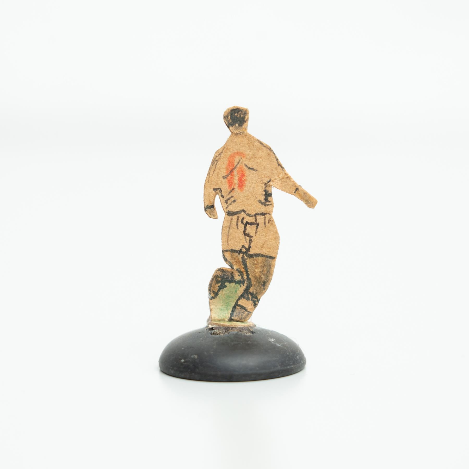 Ensemble de 9 figurines de football traditionnelles anciennes à boutons, datant d'environ 1950 en vente 7