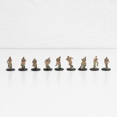 Set di 9 figure di giochi di calcio tradizionali con bottoni, circa 1950