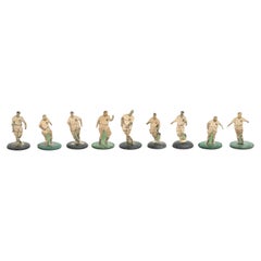 Set von 9 traditionellen antiken Soccer-Spielfiguren mit Knopfleiste, um 1950