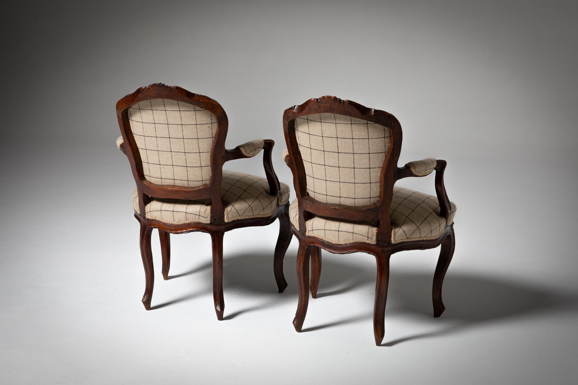 Set of a canapé and two D. José armchairs. Portugal, 18th century For Sale 3
