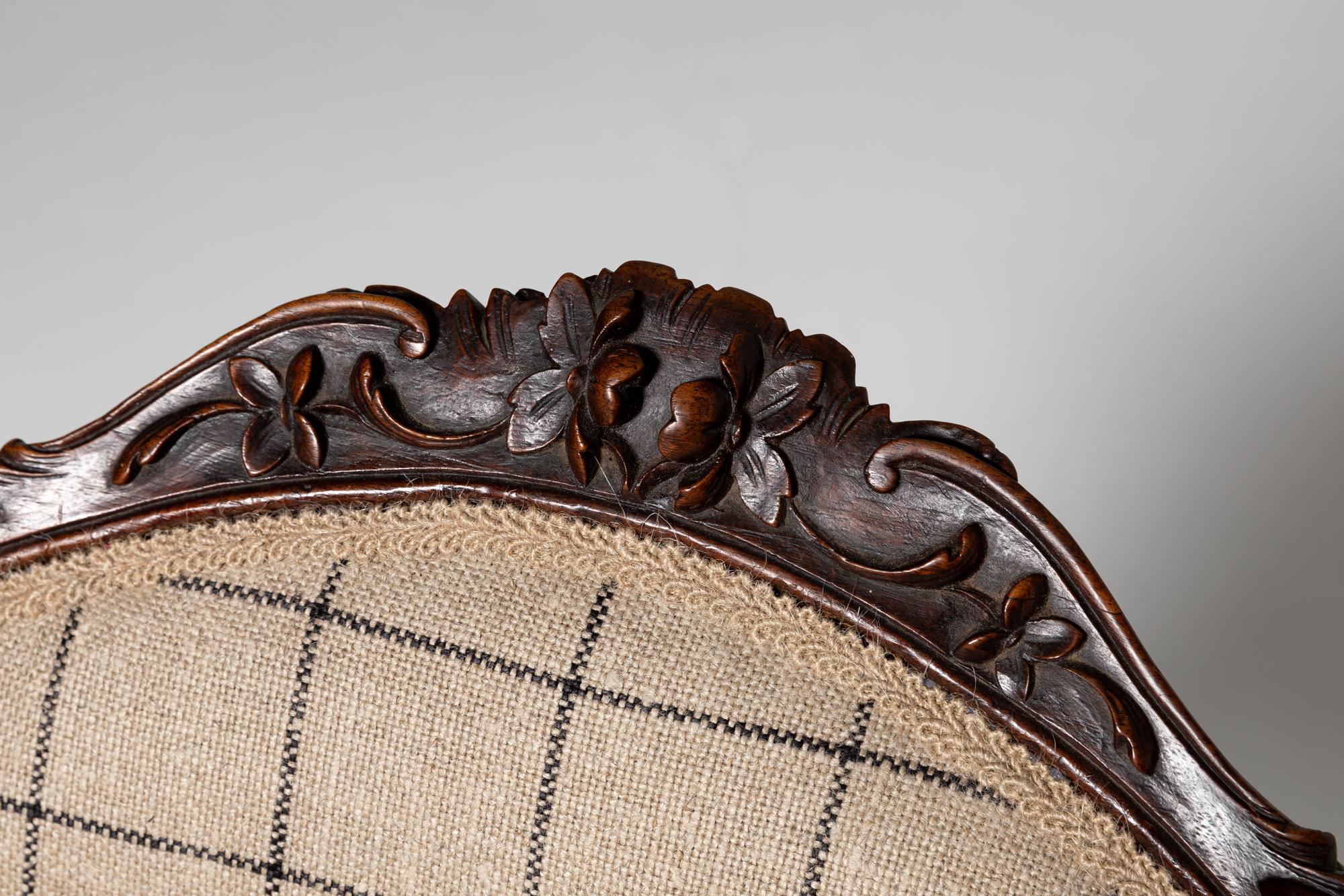 Set of a canapé and two D. José armchairs. Portugal, 18th century For Sale 2