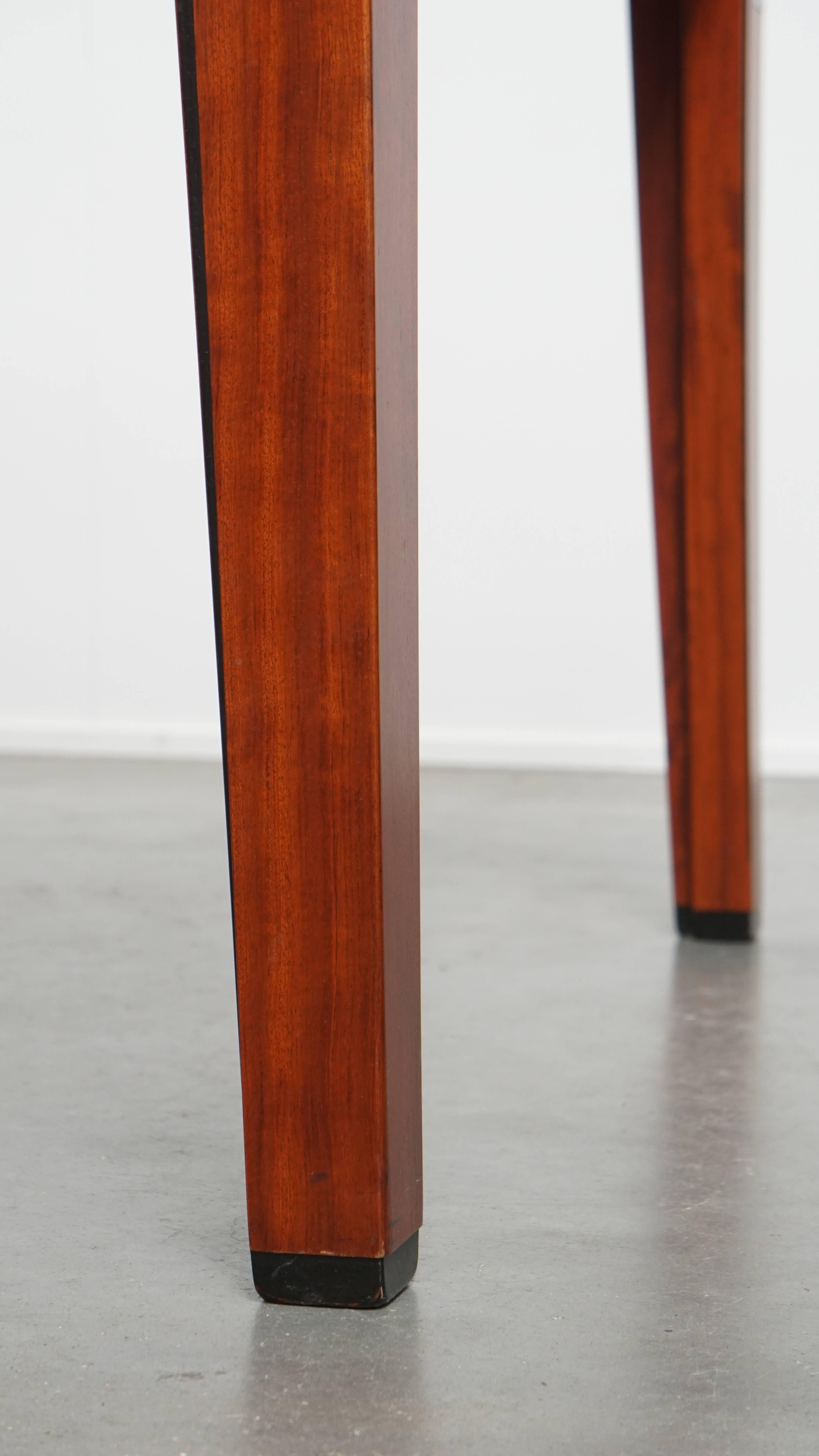 Set of a dining table and 4 dining chairs For Sale 4