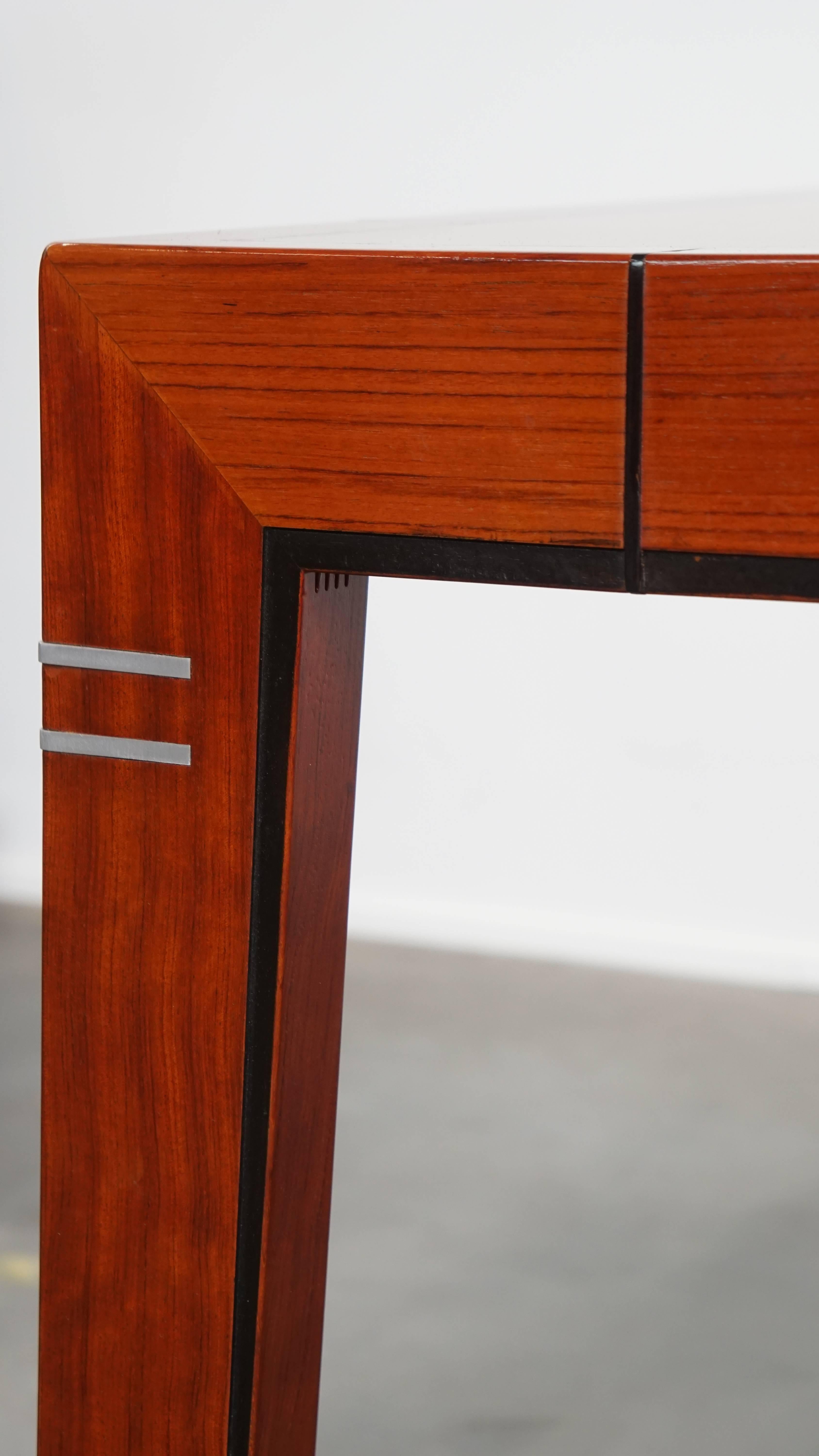 Set of a dining table and 4 dining chairs For Sale 5