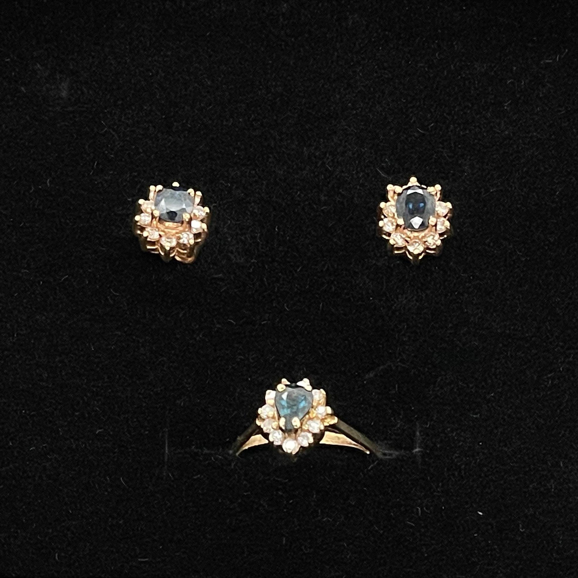 Women's or Men's Set of a Sapphire Ring and Pair Earrings, 14k Gold, Diamond For Sale