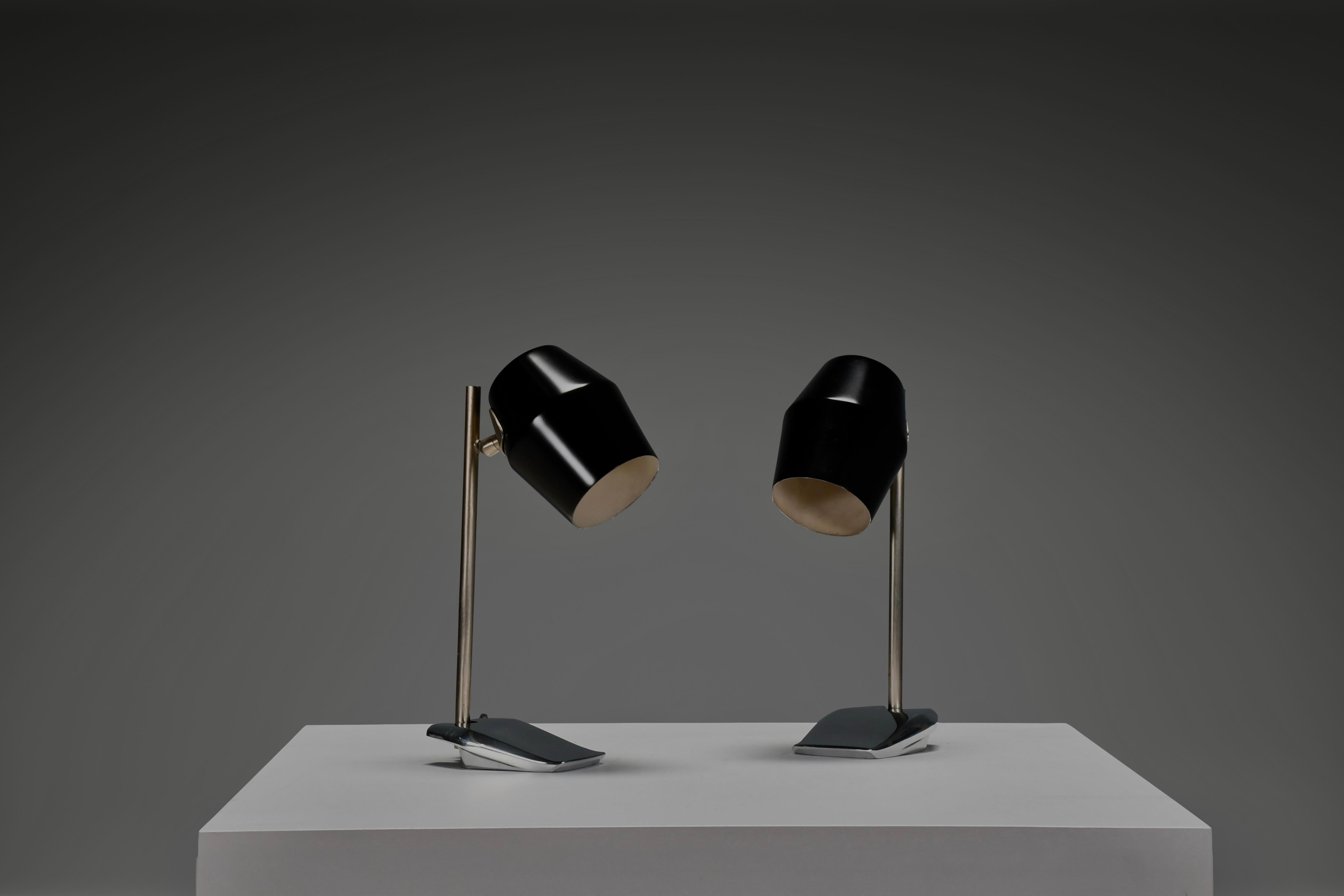 Mid-Century Modern Ensemble de lampes de table réglables en métal noir par Oscar Torlasco pour Lumi, Italie en vente