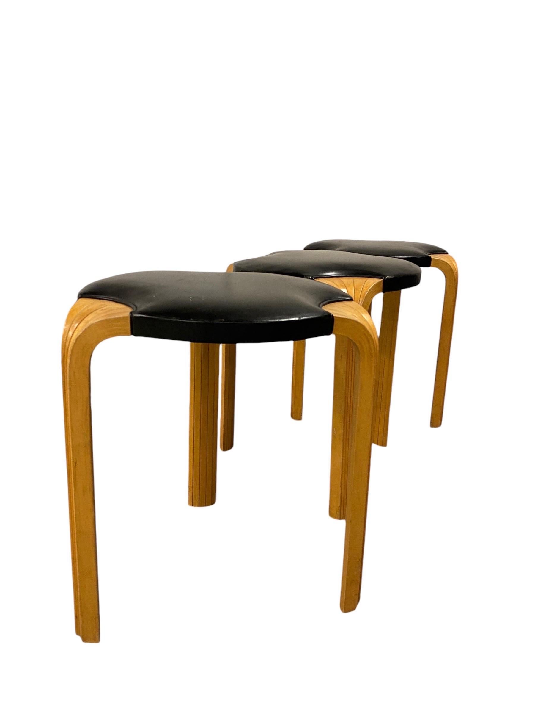 Set of Alvar Aalto Stool X600 in Birch and Original Black Leather, Artek, 1960s in vendita 5