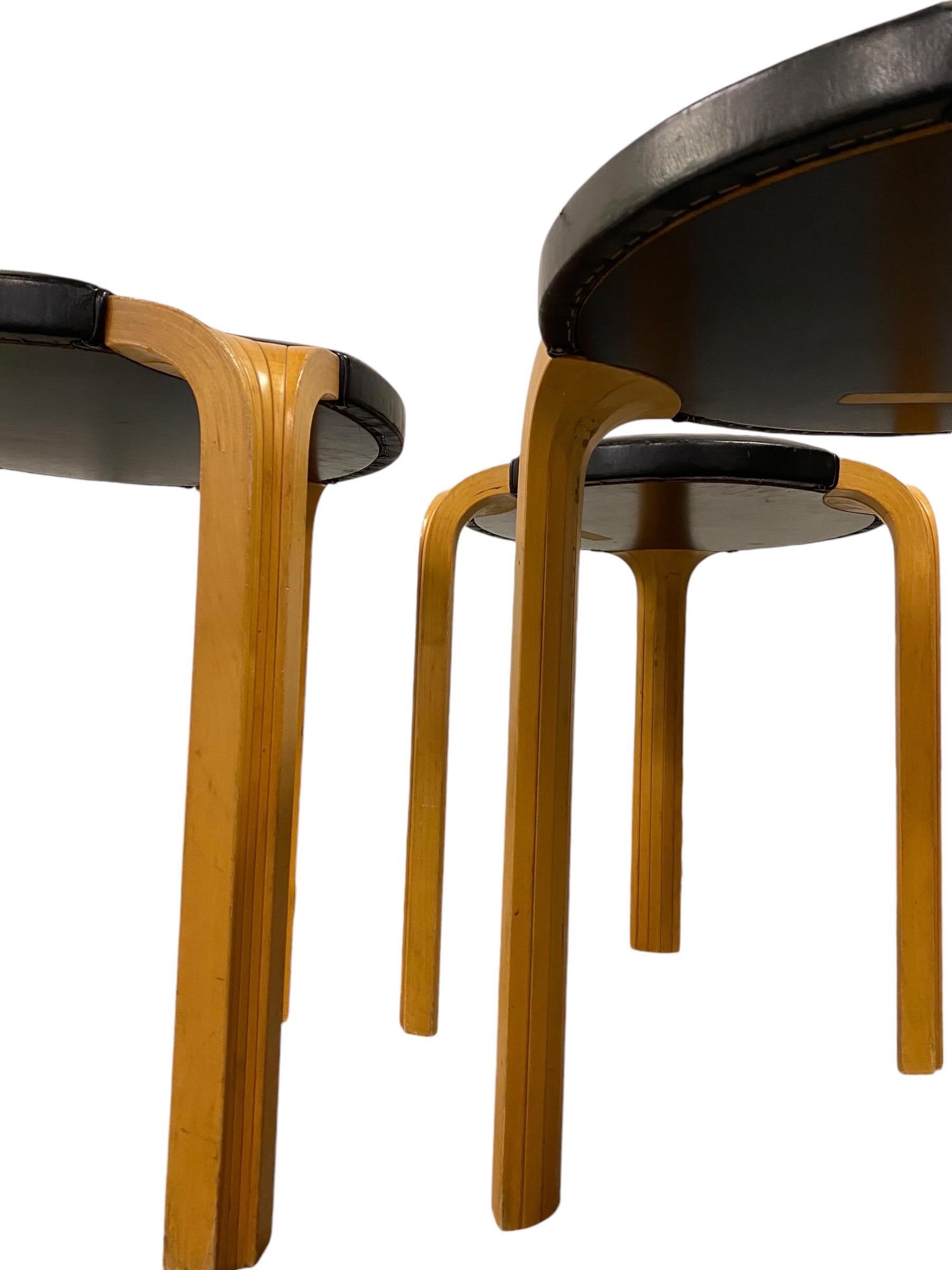 Set of Alvar Aalto Stool X600 in Birch and Original Black Leather, Artek, 1960s in vendita 2