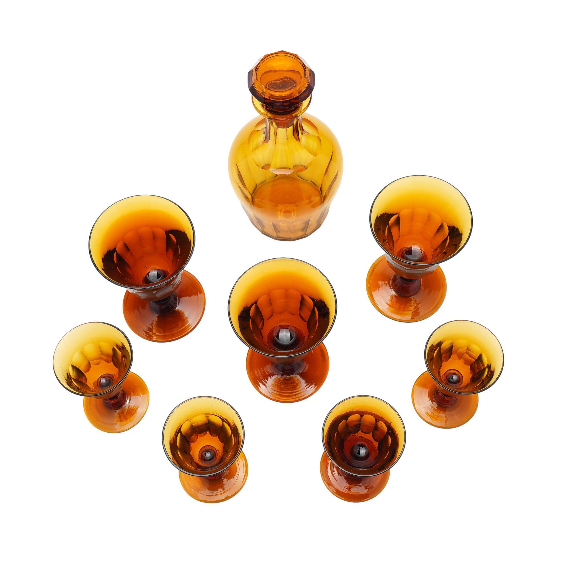 Set of amber glass stemware with decanter attributed to Phineas Dummer, c. 1830 In Good Condition For Sale In Kenilworth, IL