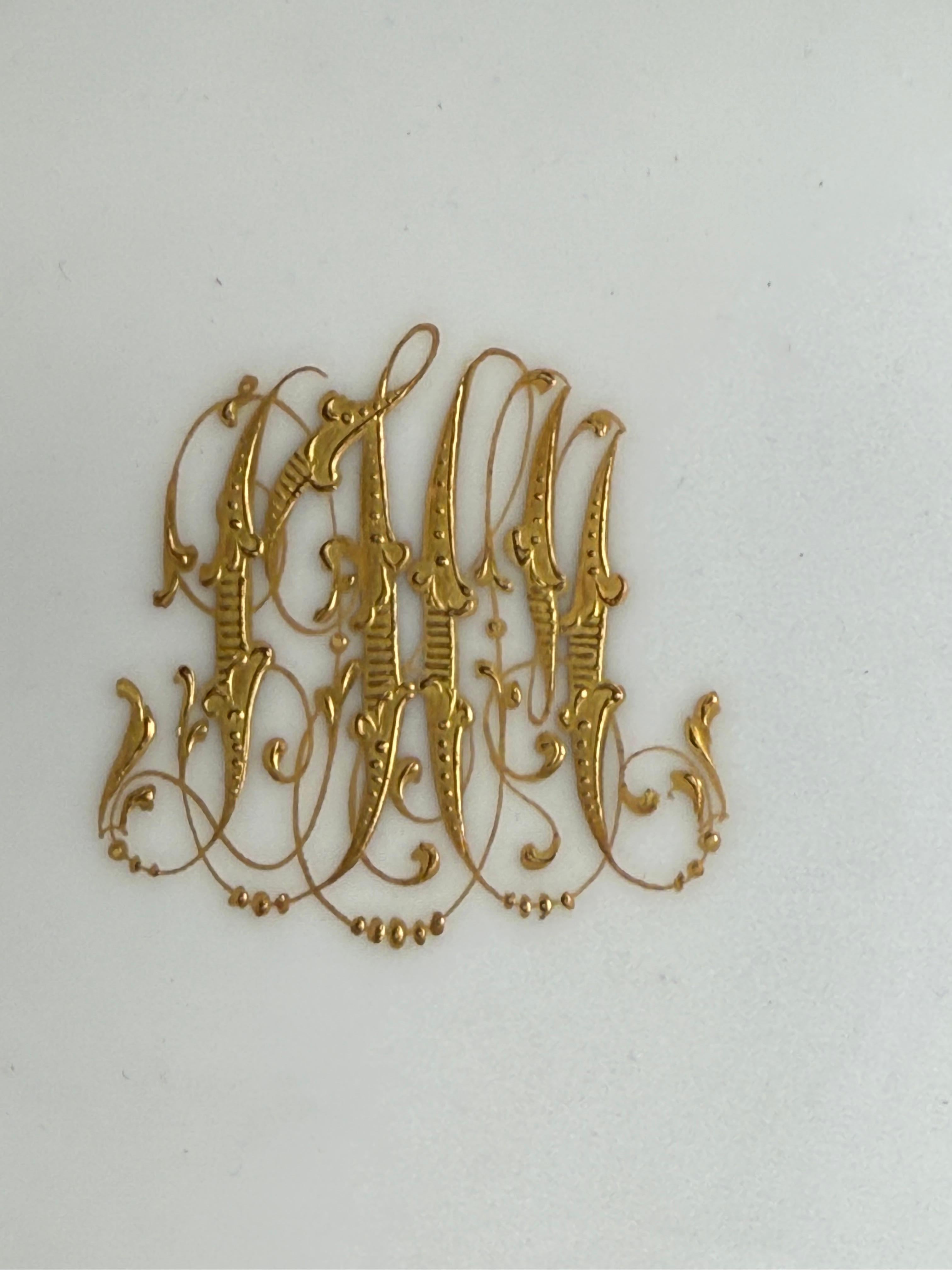 Set Of Ambrosius Lamm Of Dresden Porcelain Serverware In Fair Condition For Sale In Guaynabo, PR
