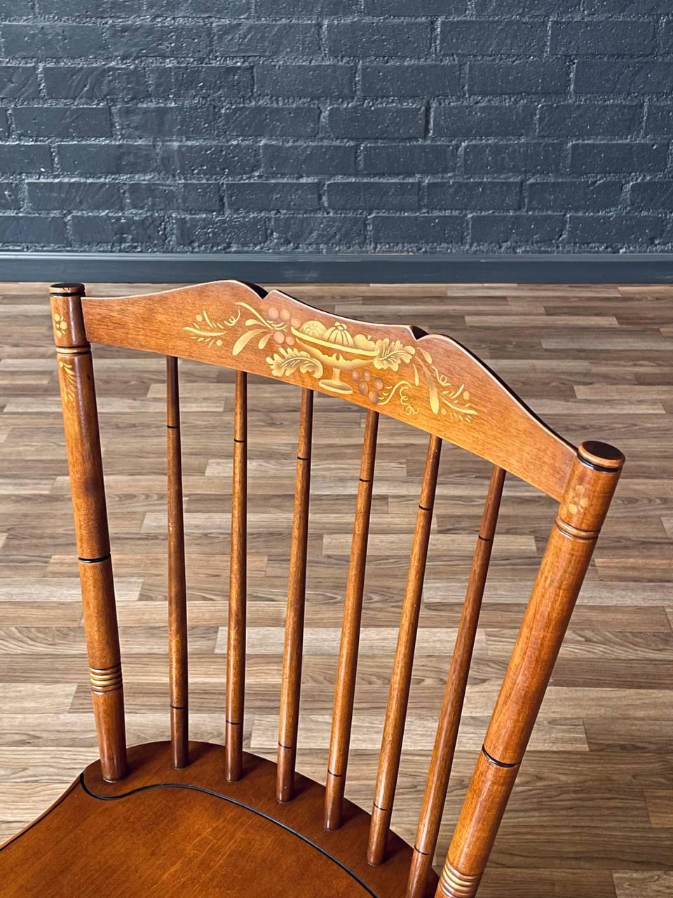 Set of American Colonial Style Dining Set w/ Stenciled Windsor Chairs For Sale 4