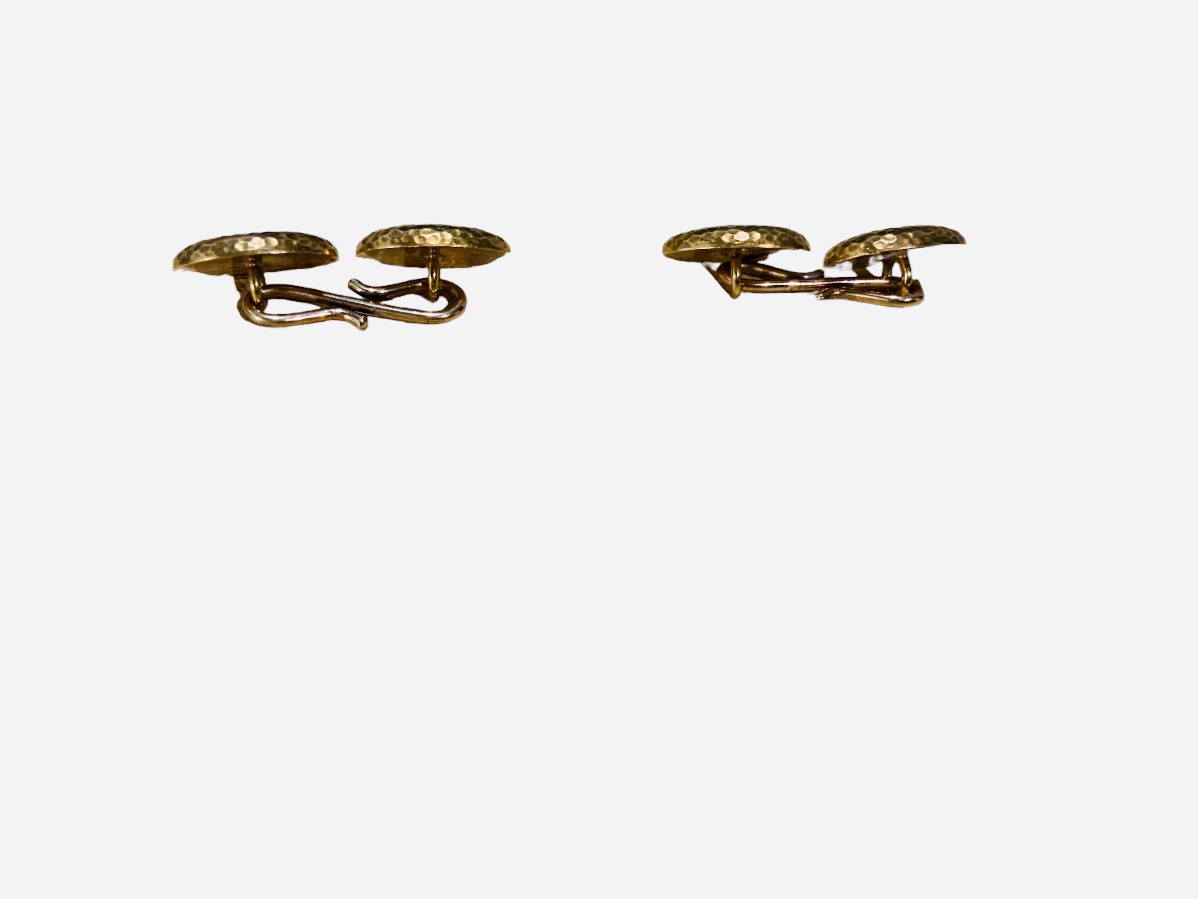 Set of an 18k Yellow Gold Hammered Cufflinks and Buttons For Sale 6