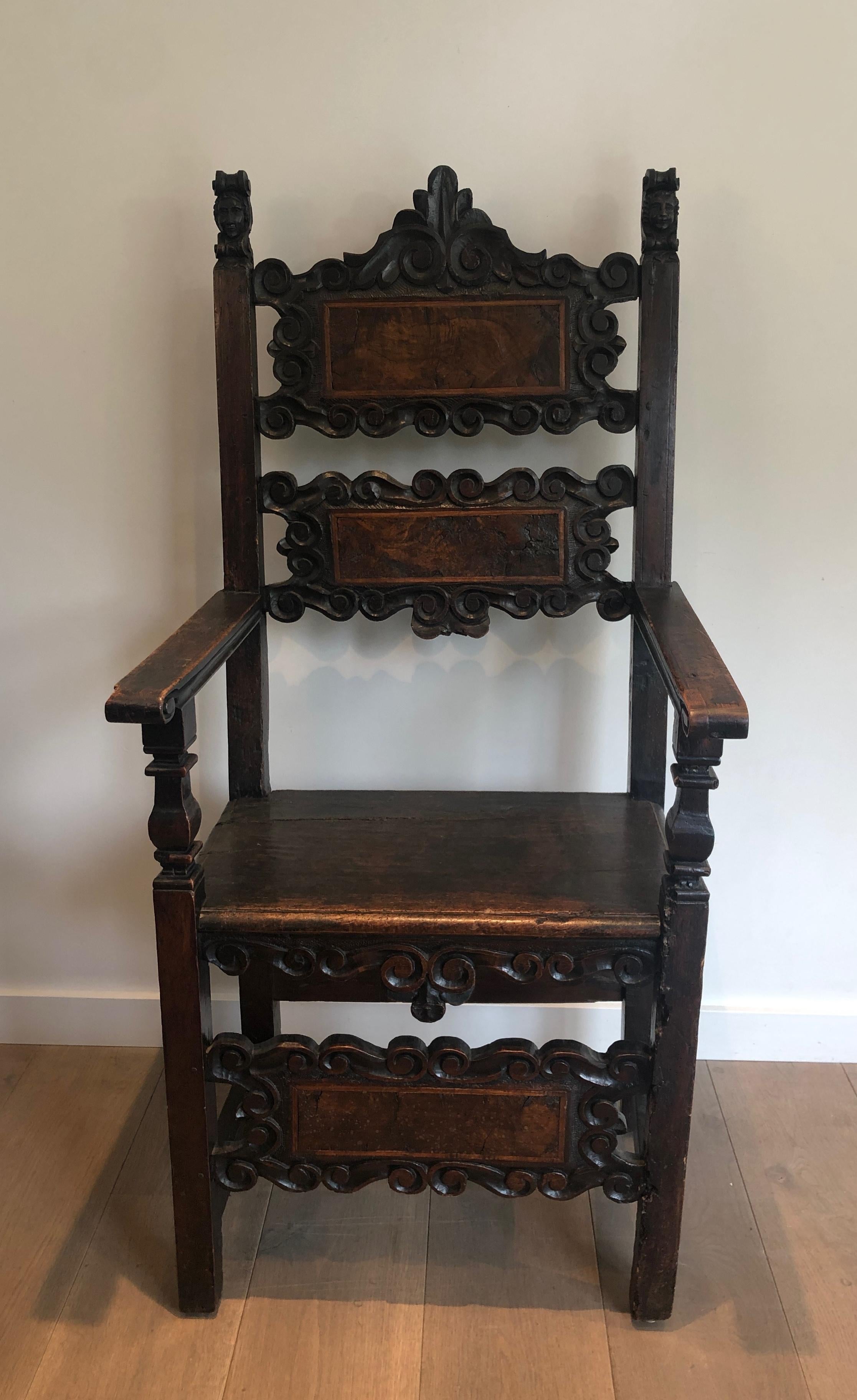 Ensemble d'un fauteuil et d'une paire de chaises en noyer de la Renaissance italienne Bon état - En vente à Marcq-en-Barœul, Hauts-de-France