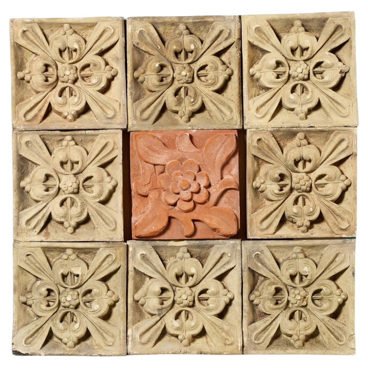 Ensemble de plaques anciennes en terre cuite du 19ème siècle