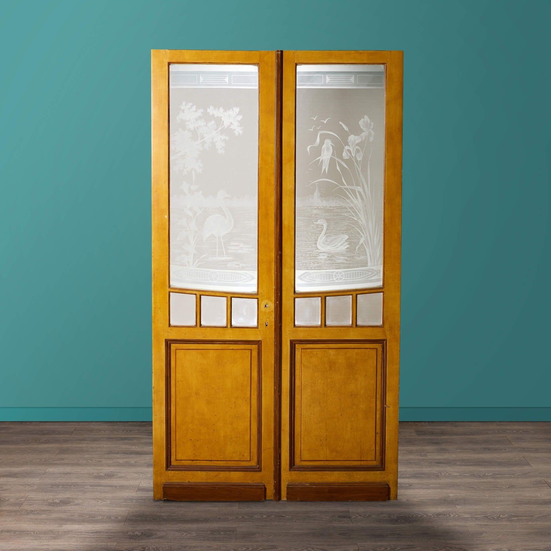 XIXe siècle Ensemble de doubles portes vitrées antiques gravées à l'acide en vente