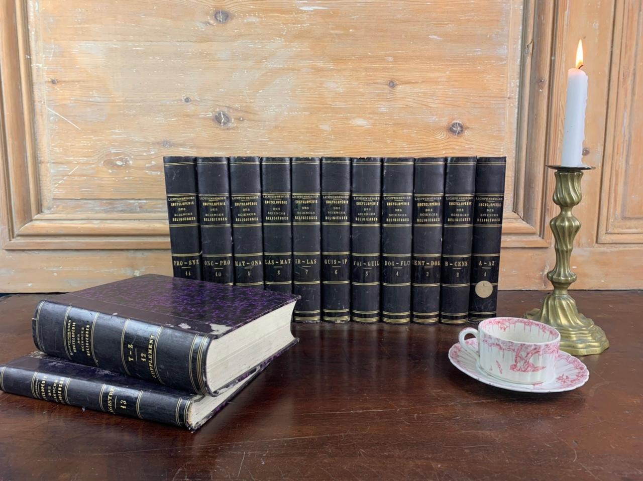 Set of Antique Books Dating From the 19th Century France In Good Condition For Sale In Beuzevillette, FR