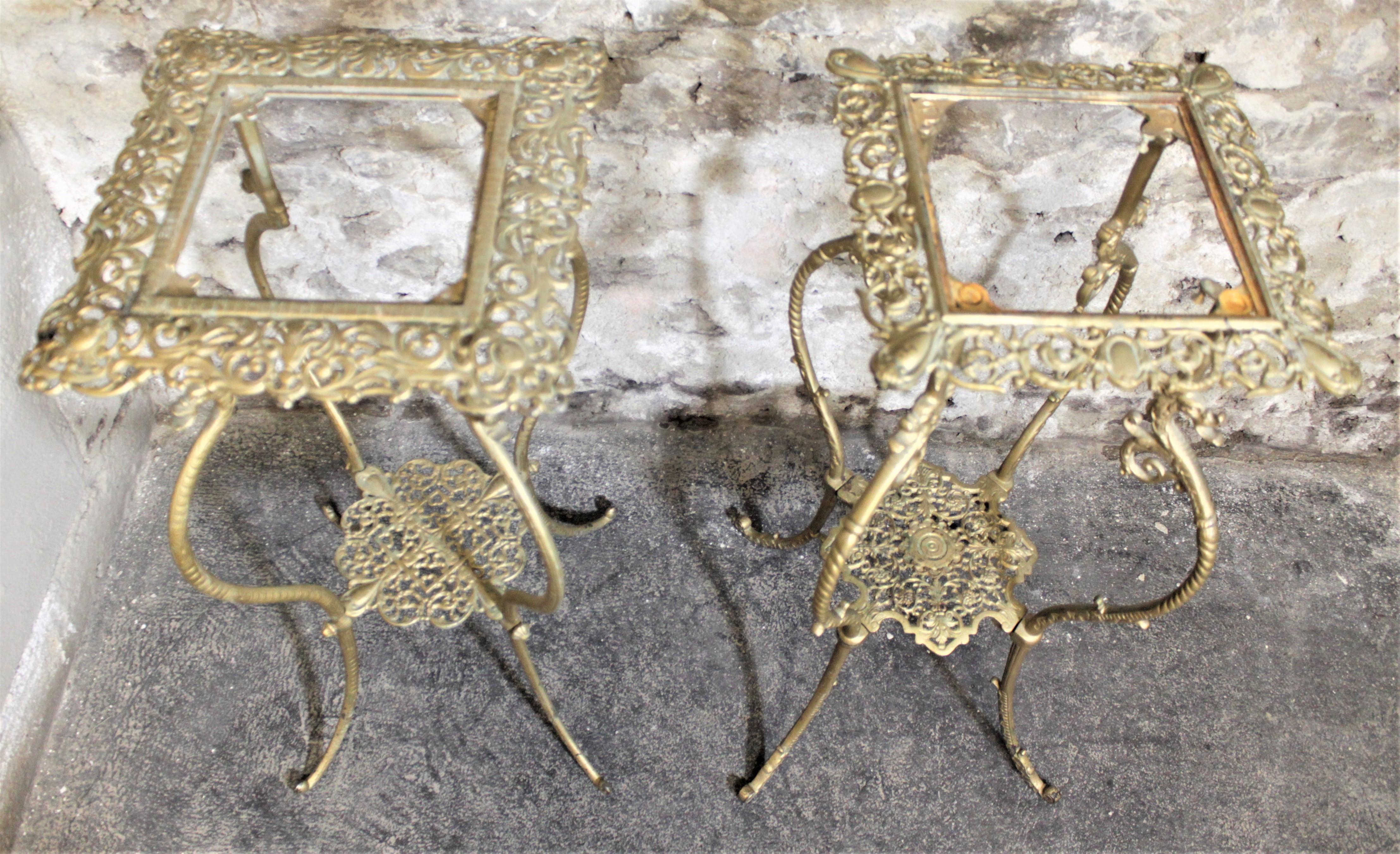 Paar antike Metallguss-Pflanzenständer oder -sockel mit figuralen Drachenakzenten im Angebot 8
