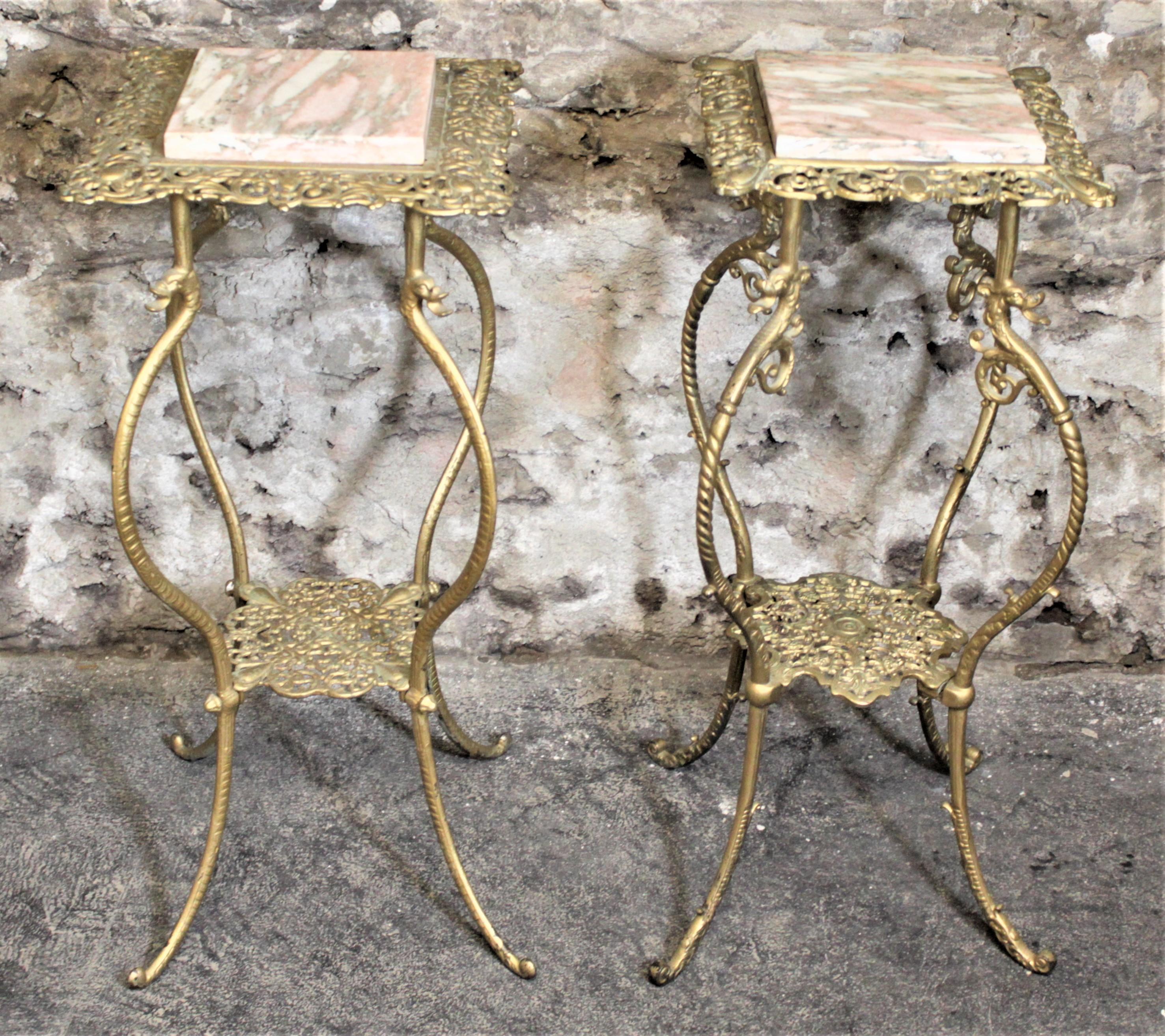 Paar antike Metallguss-Pflanzenständer oder -sockel mit figuralen Drachenakzenten (Spätviktorianisch) im Angebot