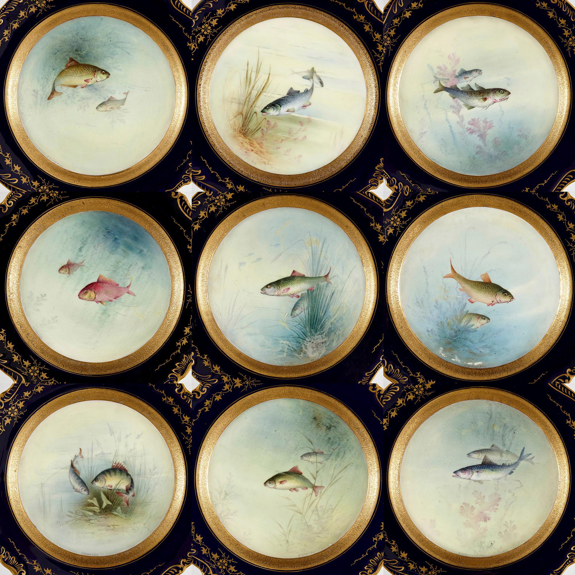 Ensemble d'anciennes assiettes à dîner en porcelaine de Coalport représentant des poissons anglais Bon état - En vente à London, GB