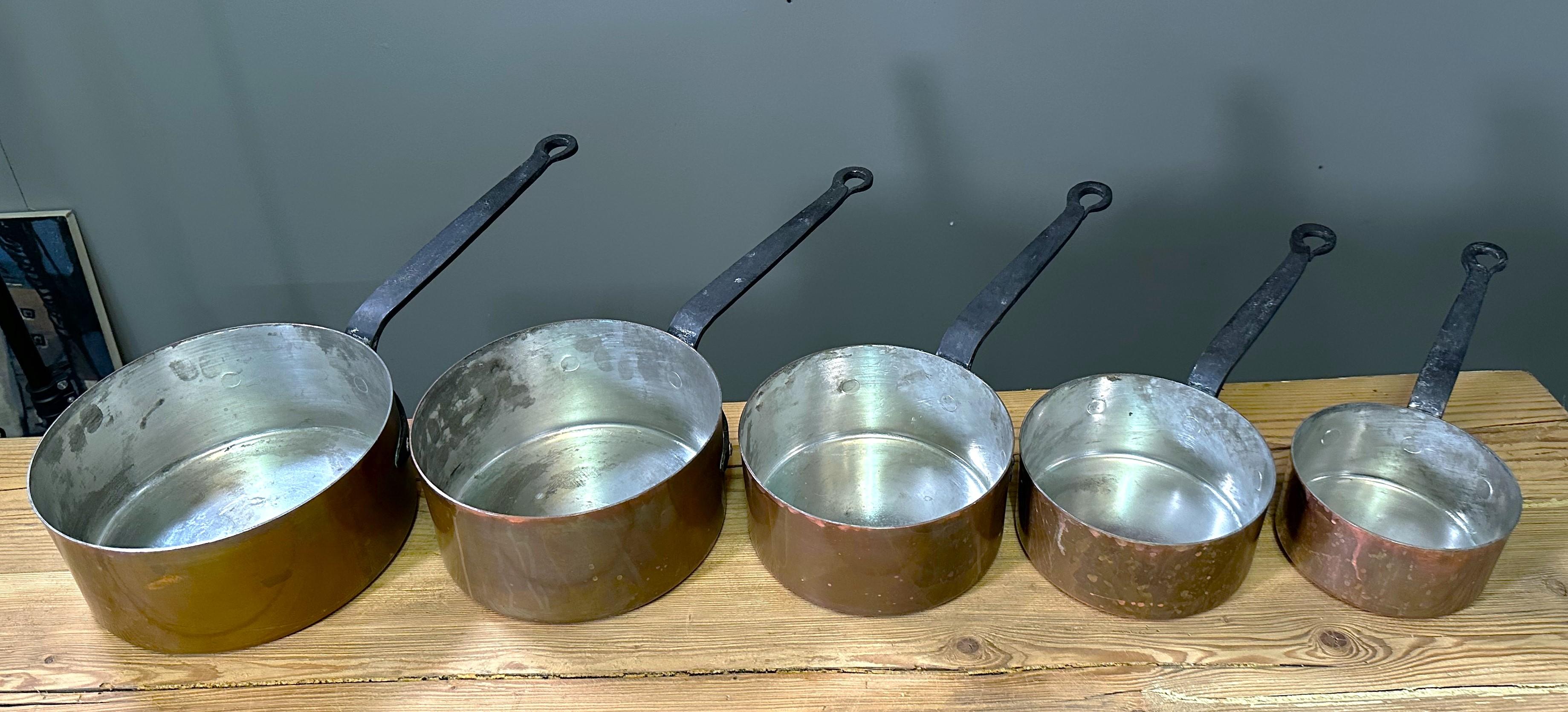 Set of Antique Cooking Pots Copper and cast Iron Handels, France 1900 For Sale 6