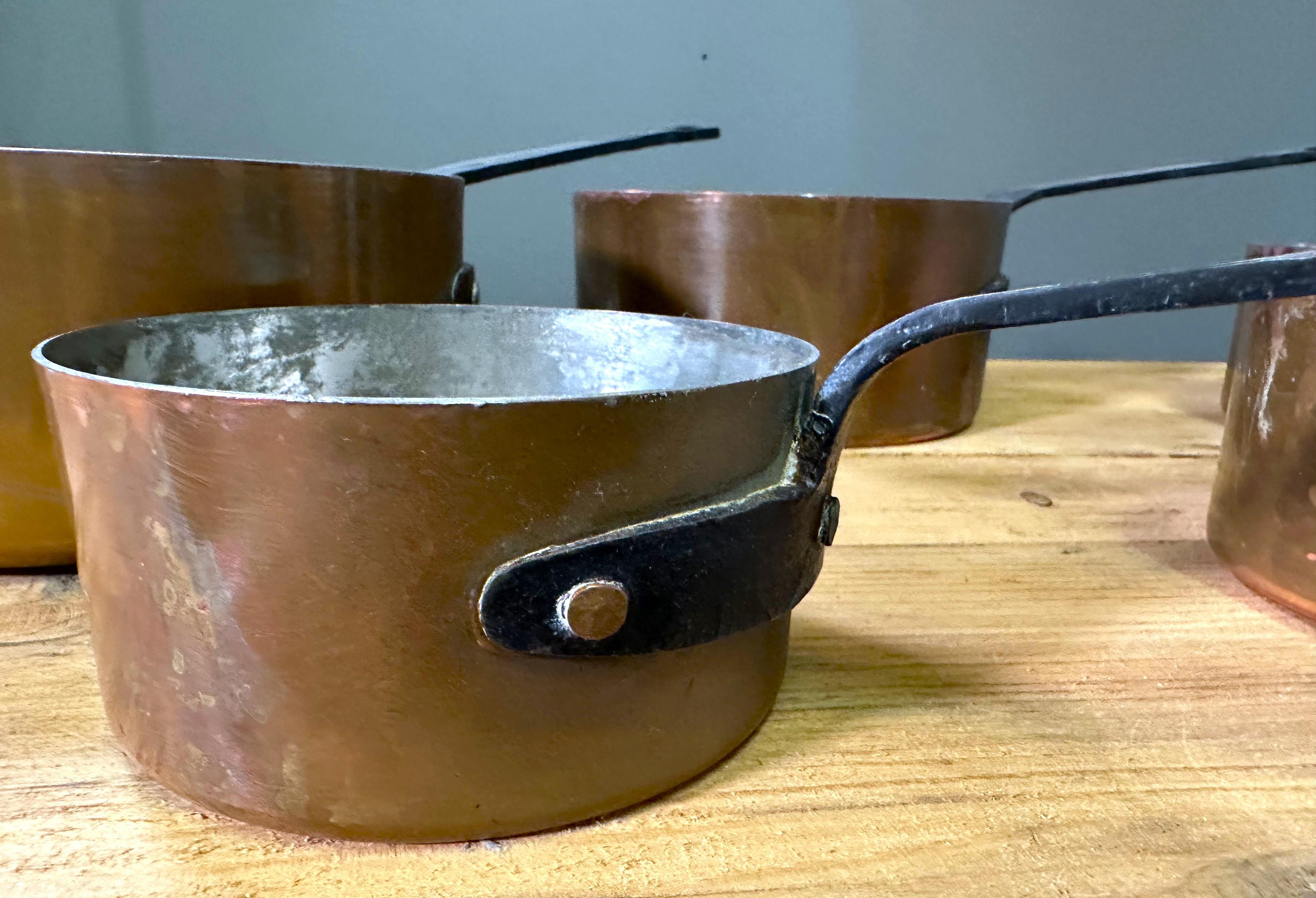 Set of Antique Cooking Pots Copper and cast Iron Handels, France 1900 For Sale 11
