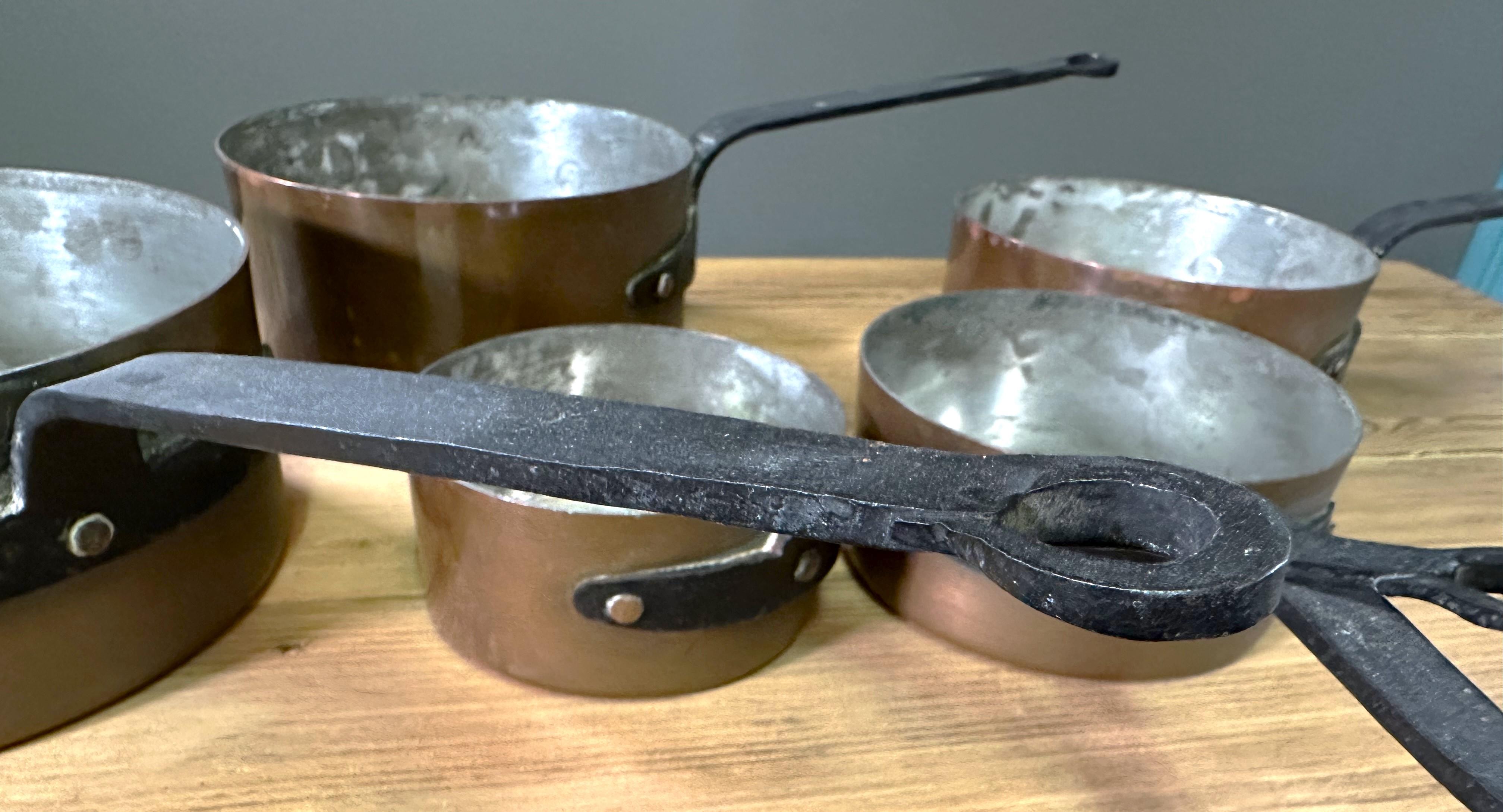 Set of Antique Cooking Pots Copper and cast Iron Handels, France 1900 For Sale 12