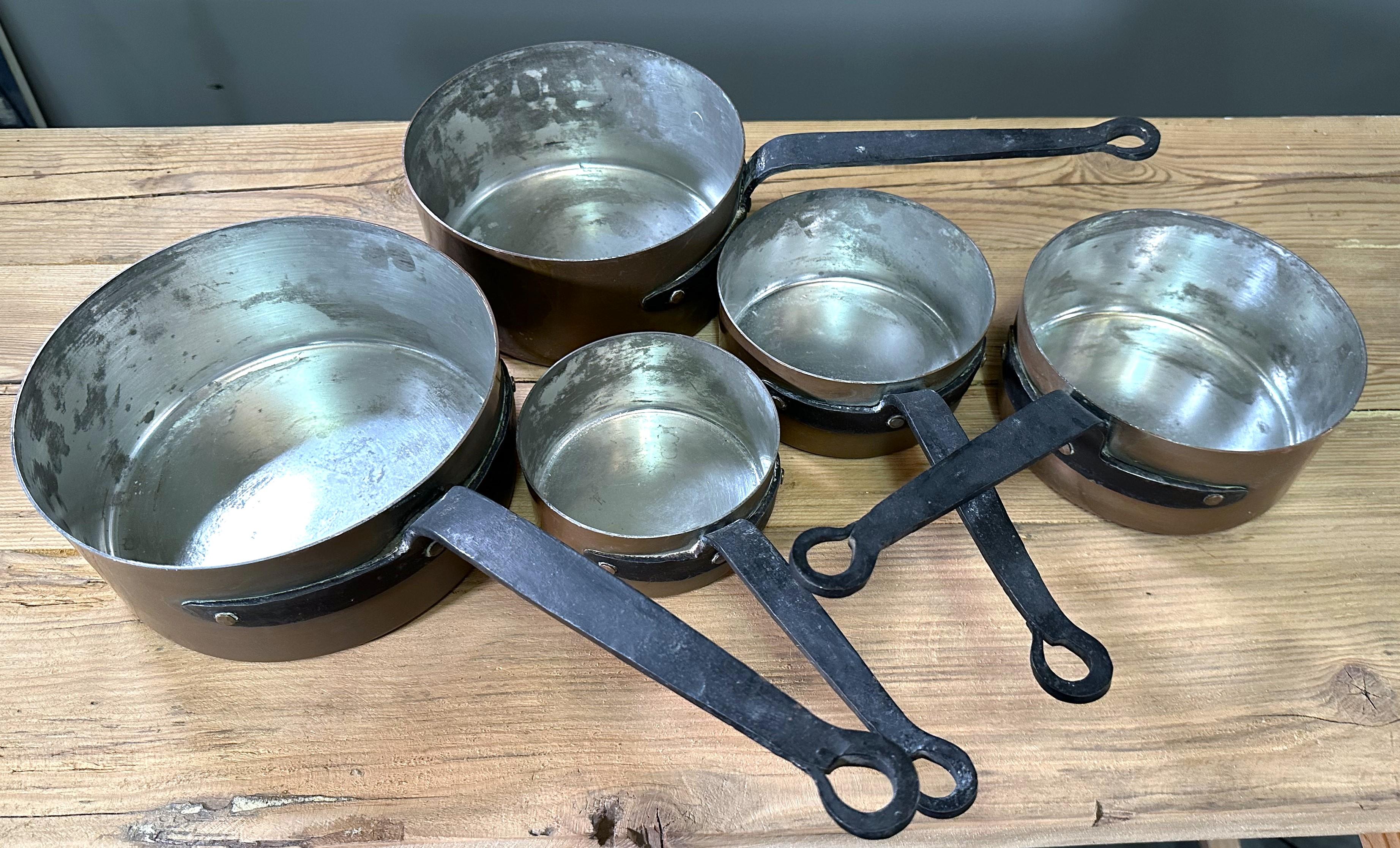 Set of Antique Cooking Pots Copper and cast Iron Handels, France 1900 For Sale 13